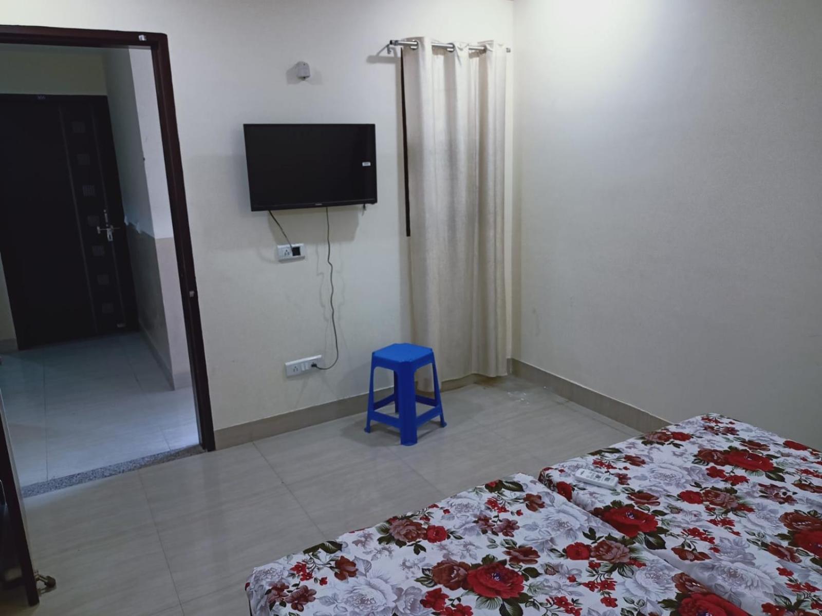 Hostel White House -mg Road, Gurugram Gurgaon