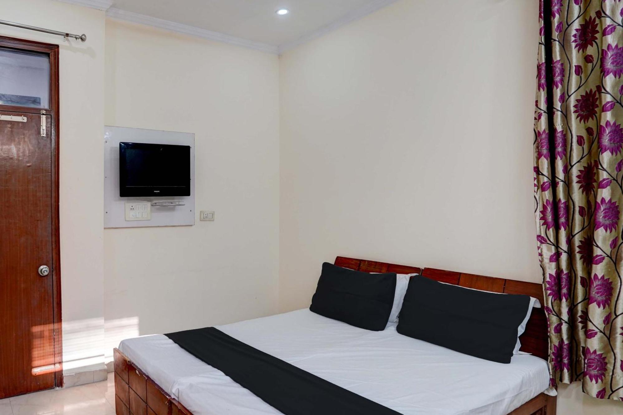 O Om Sai Ram Hotel Gurgaon