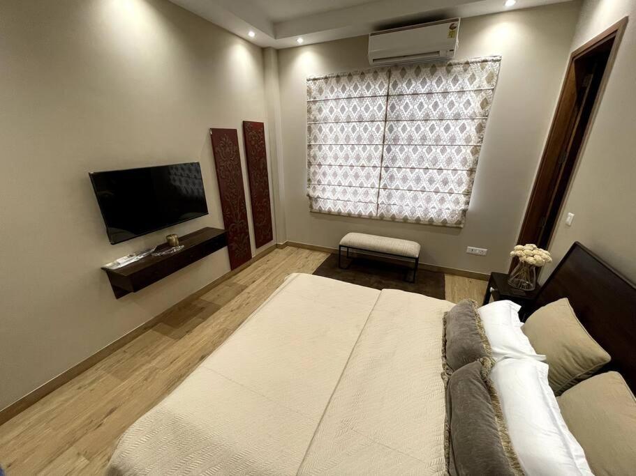 Entire House On Golf Course Road Gurgaon