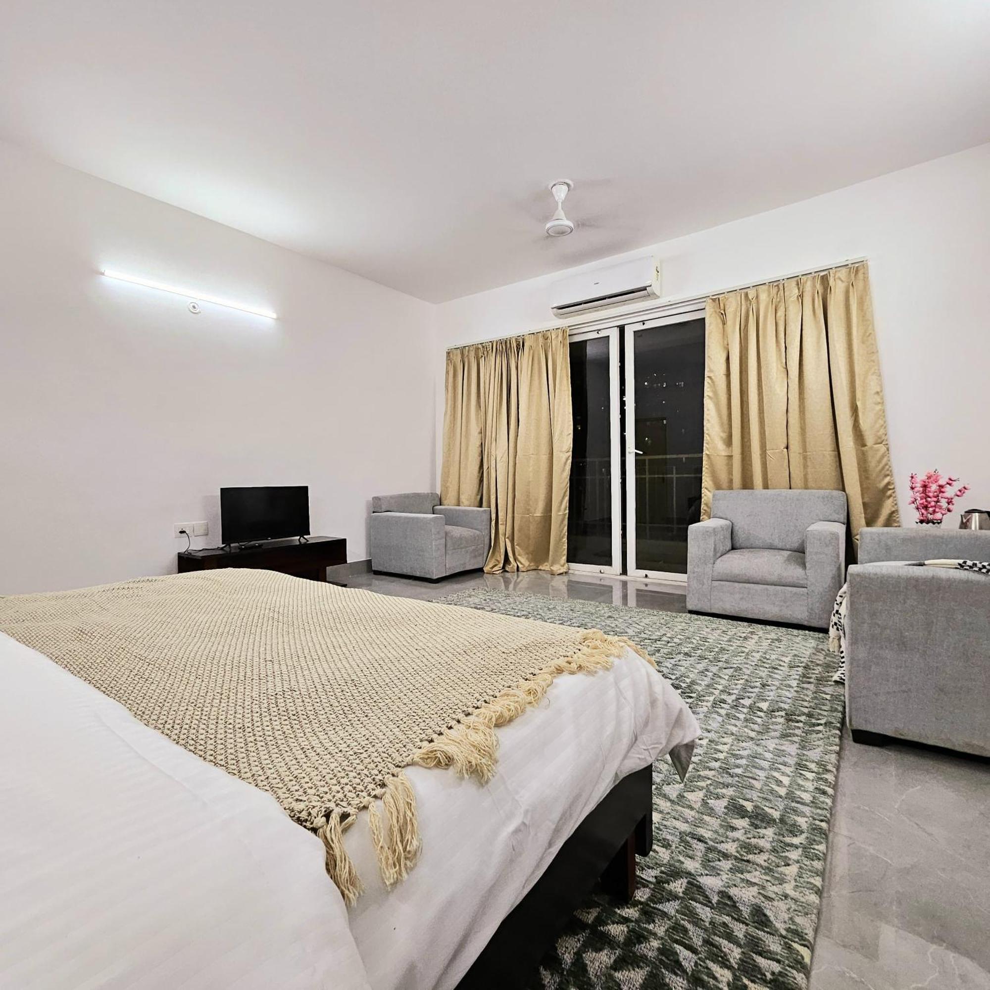 Lux Studio By Epic Hotel