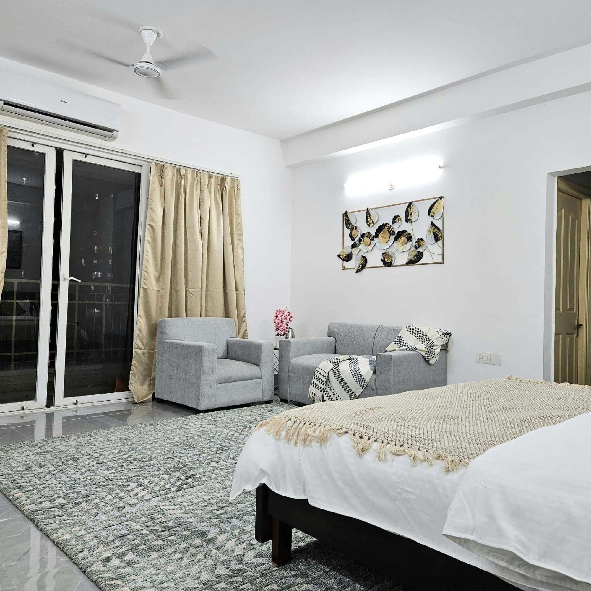Lux Studio By Epic 3*