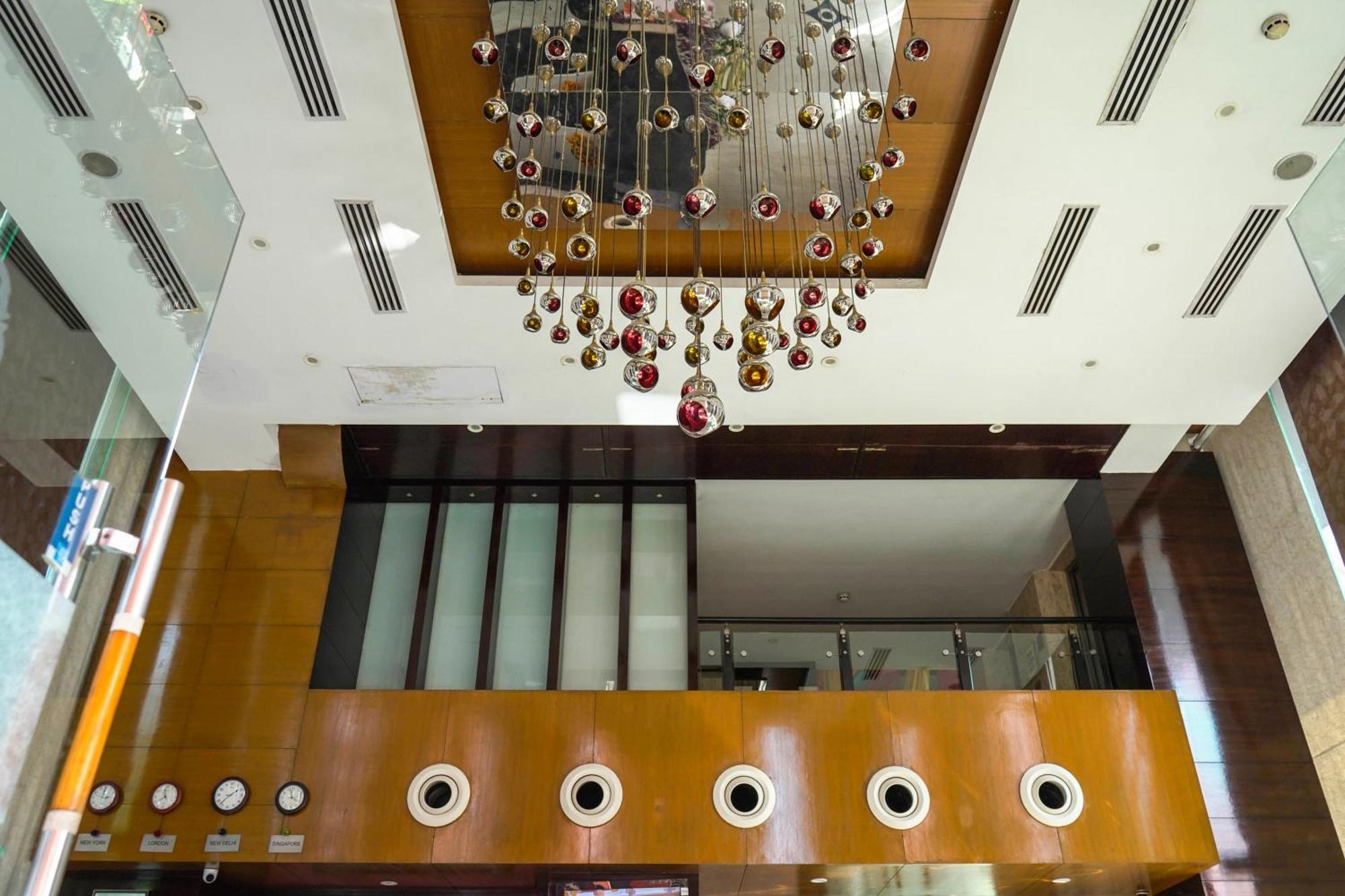 Treehouse Queens Pearl Hotel 3*