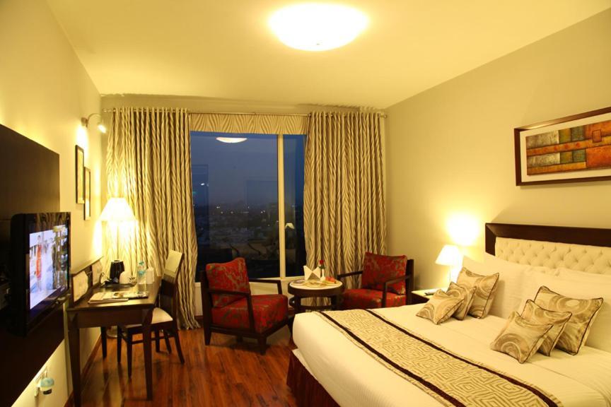Hotel Treehouse Queens Pearl Gurgaon