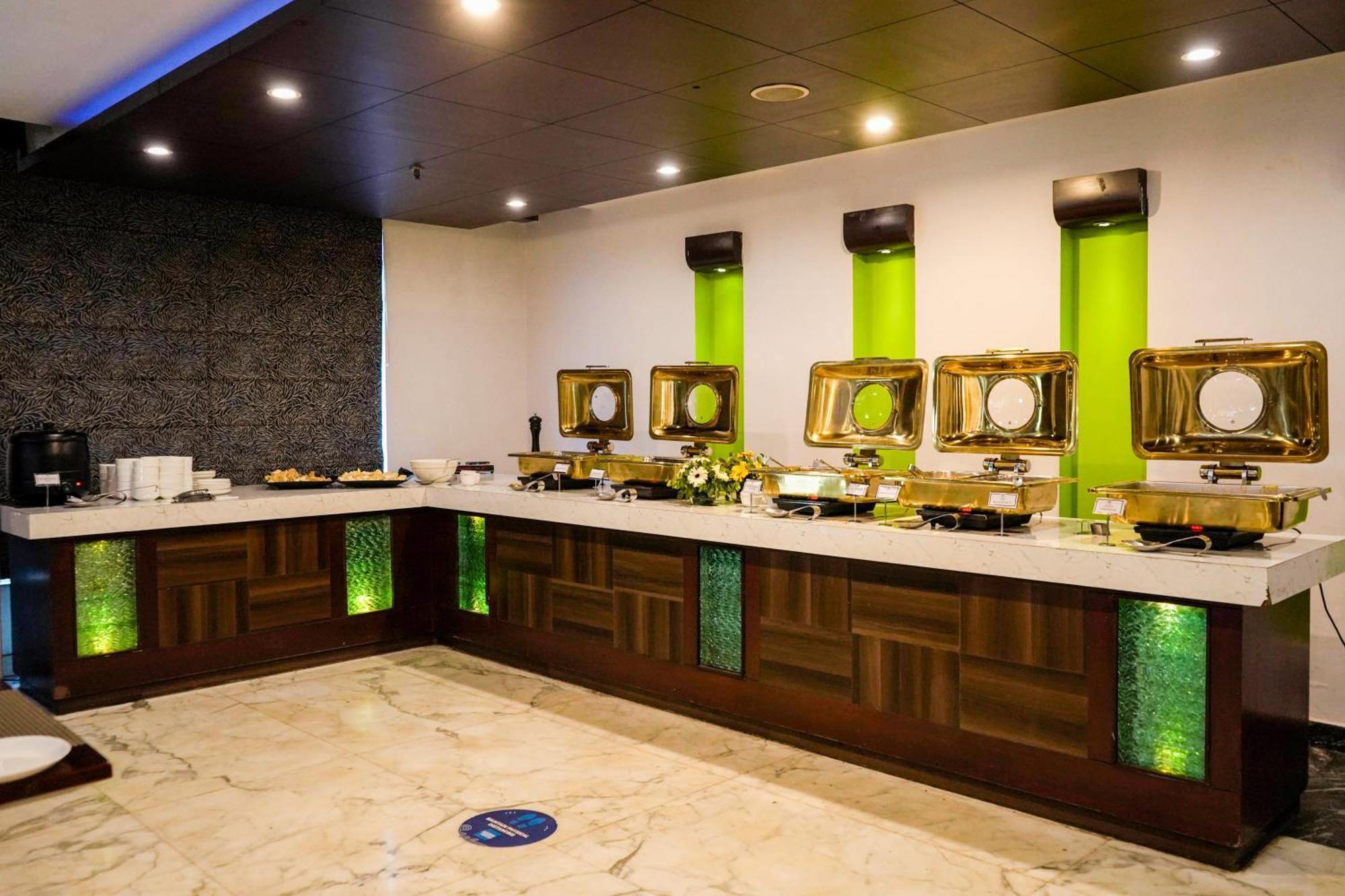 Treehouse Queens Pearl Hotel Gurgaon