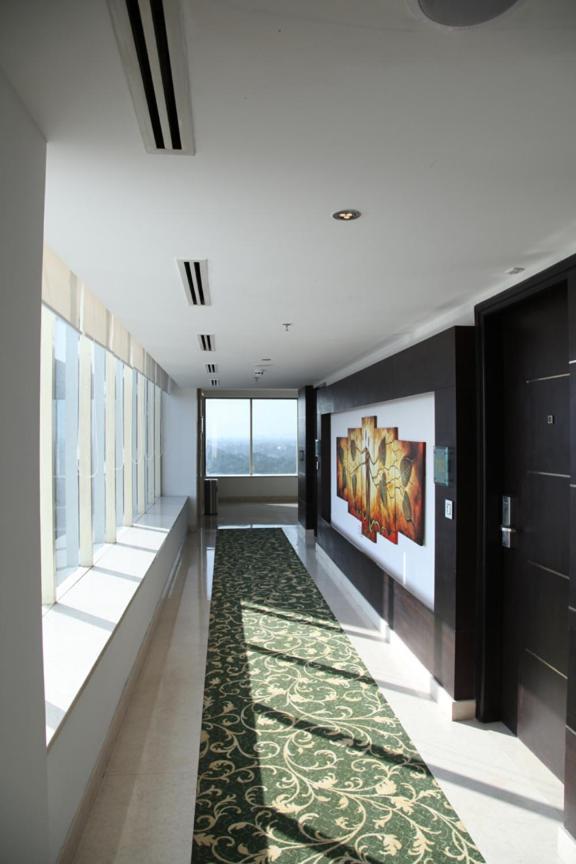 Treehouse Queens Pearl 3* Gurgaon
