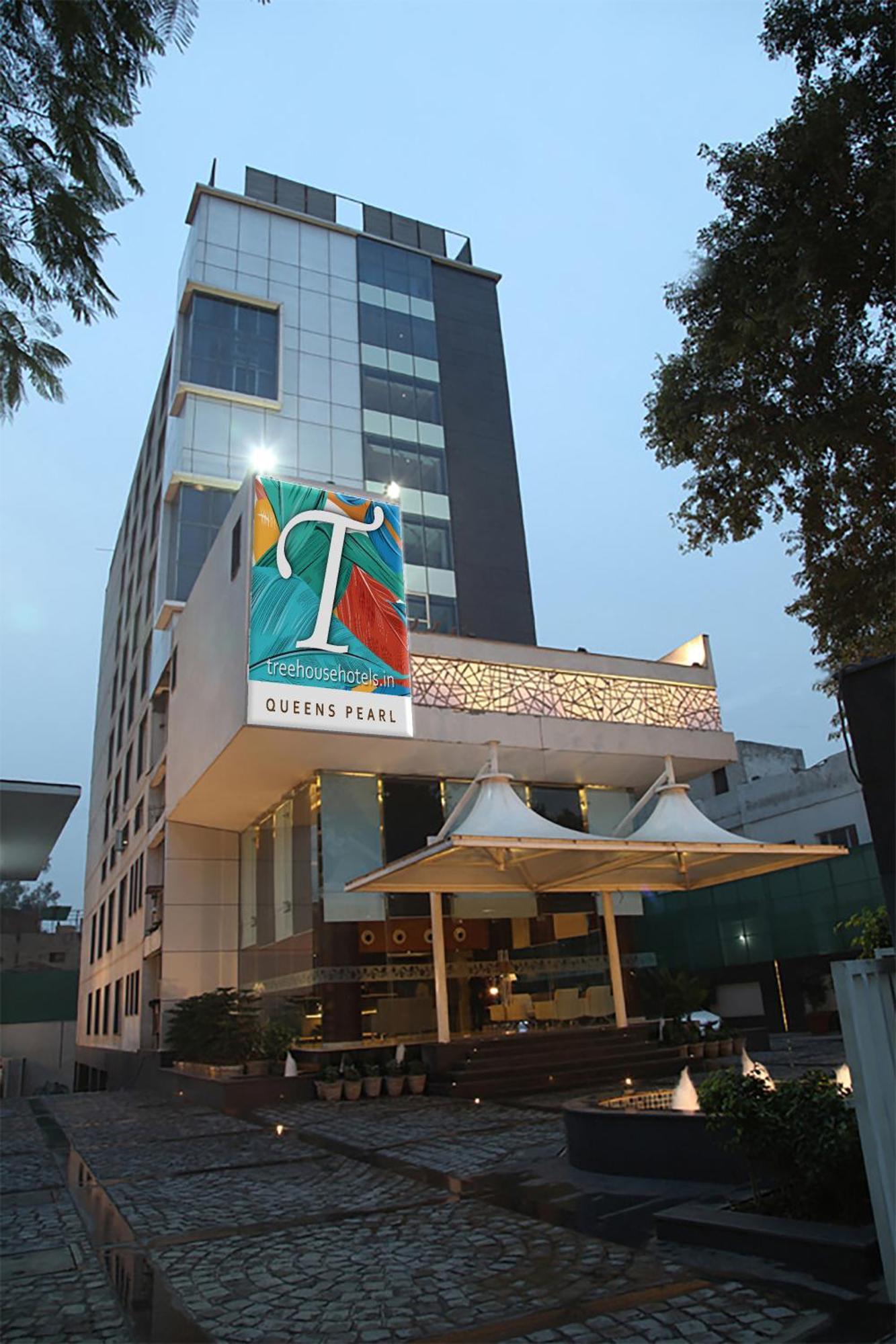 Treehouse Queens Pearl 3* Gurgaon