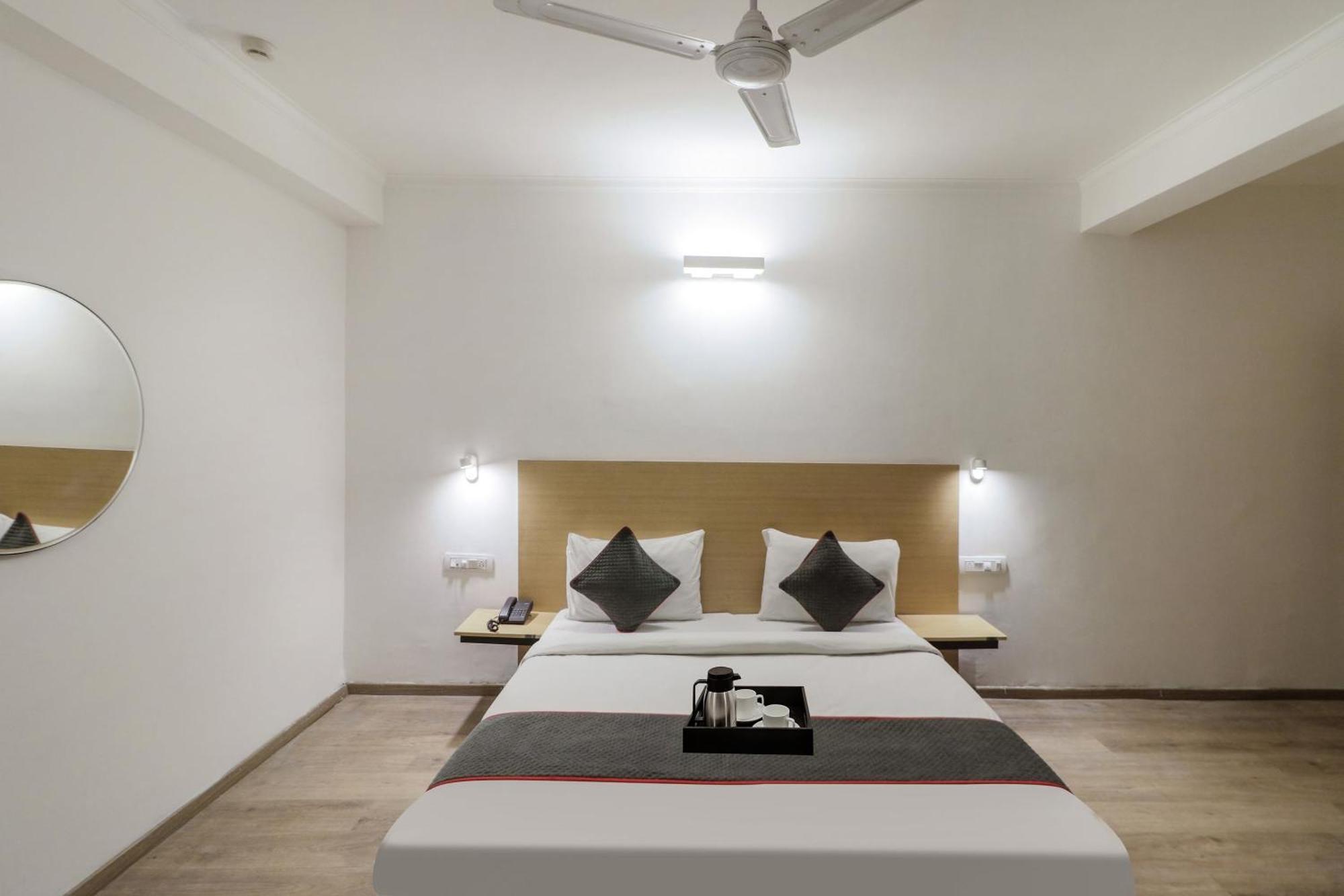 Hotel Townhouse Flora Lite 4*