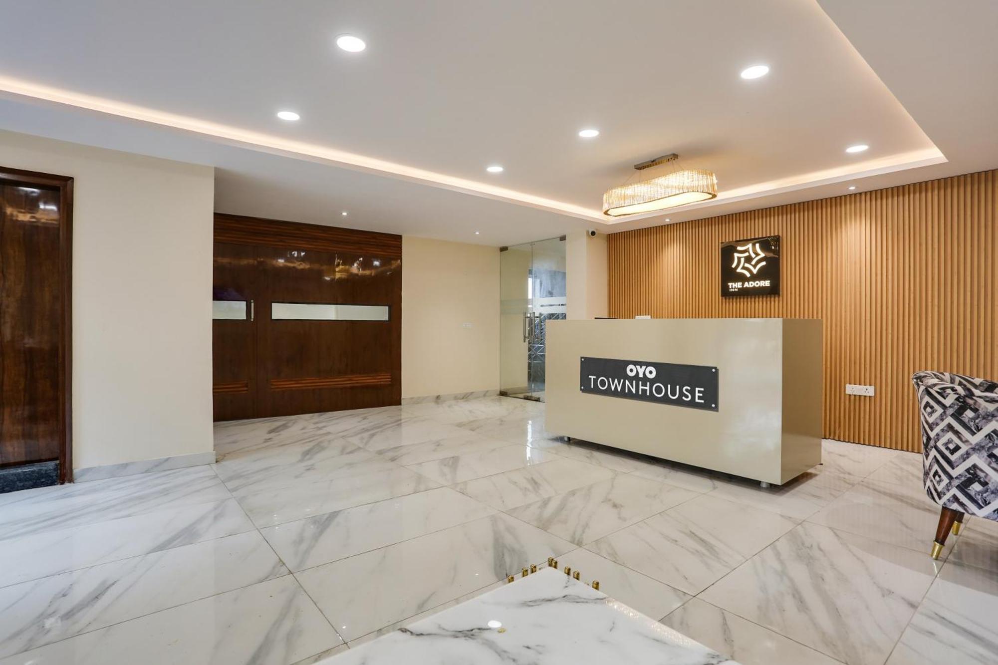 Townhouse The Adore 3*