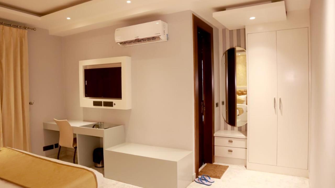 Vs Residency Hotel Gurgaon
