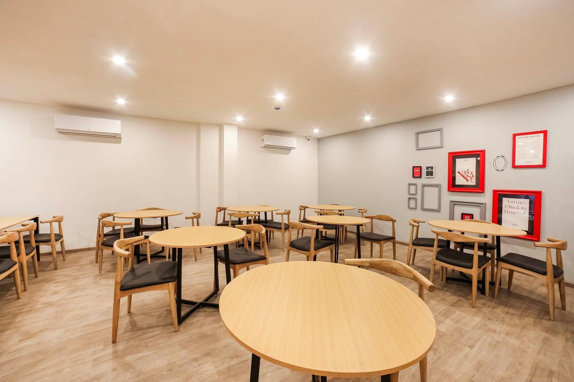Super Townhouse Sector 46 Near Appu Ghar Hotel 4*