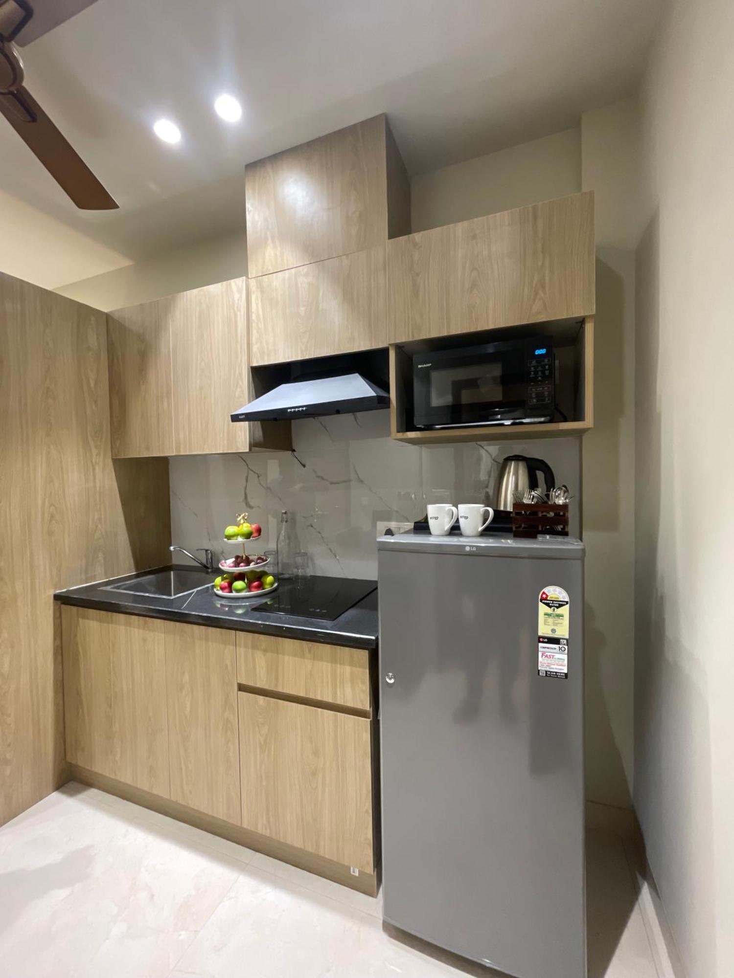 Stayo Premium Garden View Aparthotel Gurgaon