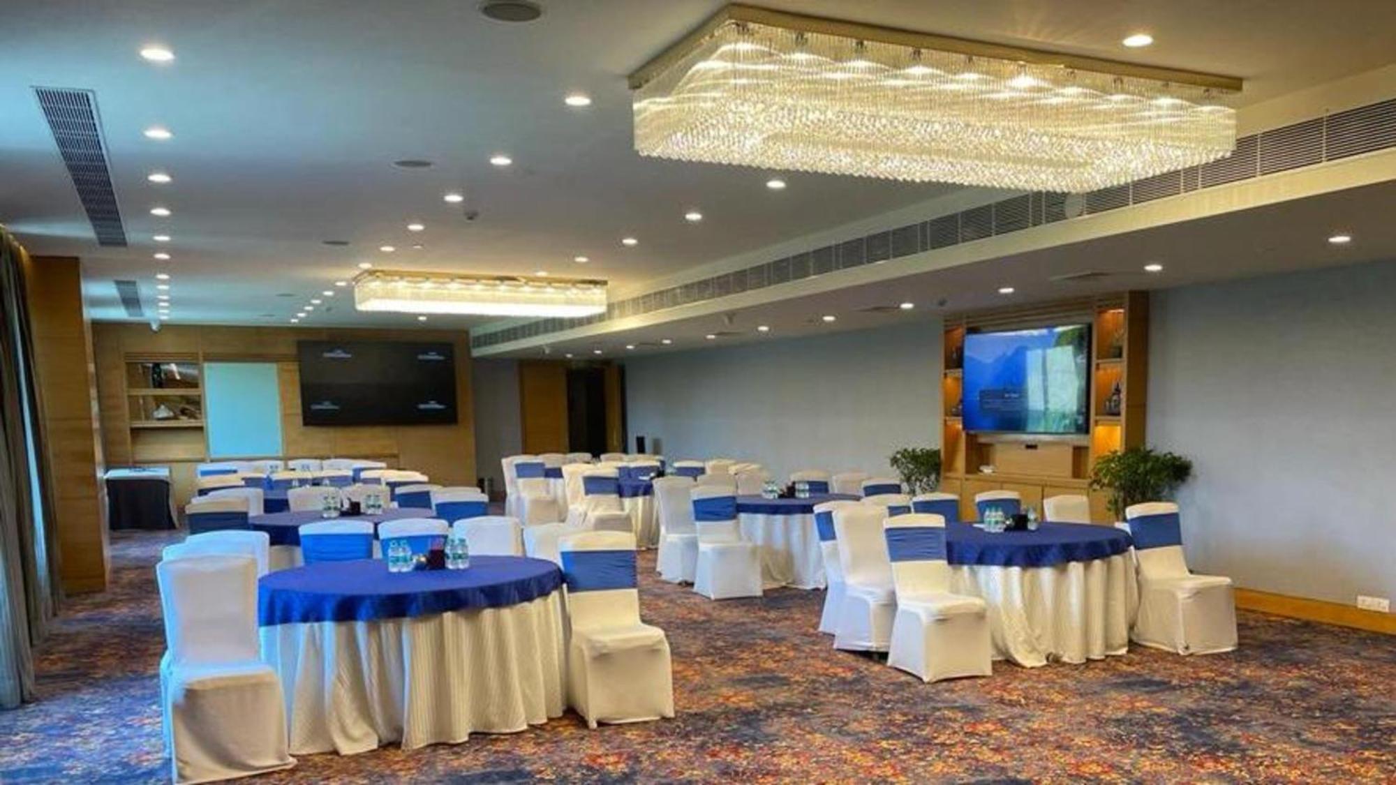Crowne Plaza Today Gurugram By Ihg 5*