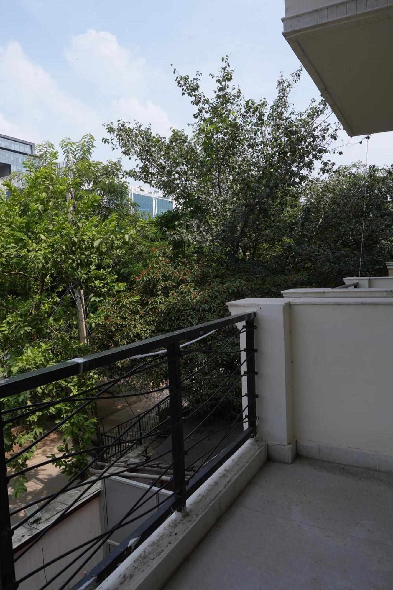 Elite Sector 45 I I Couple Friendly Gurgaon