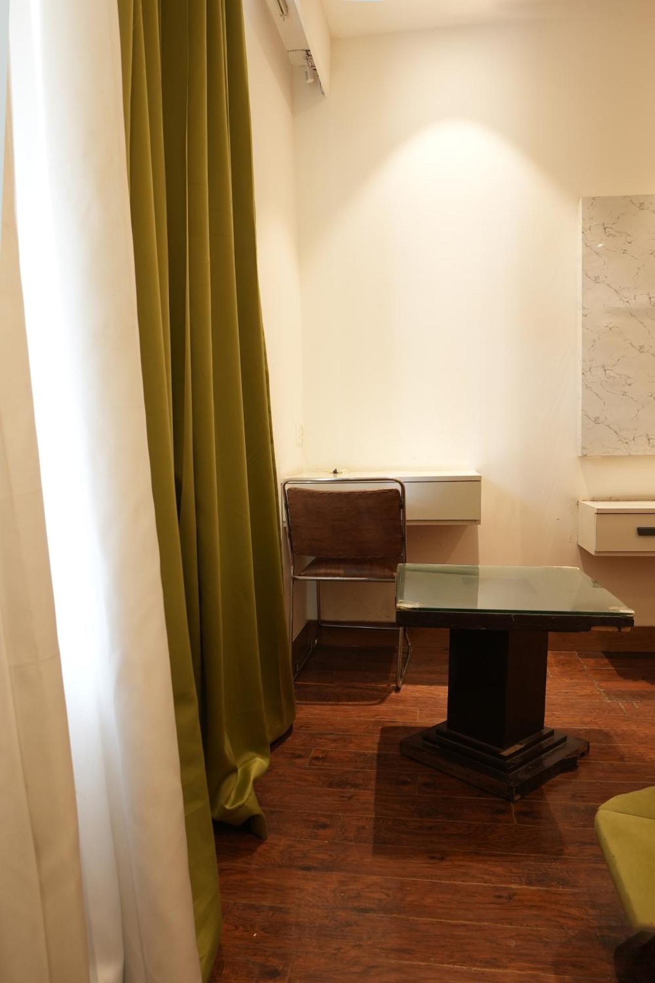 Hotel Elite Sector 45 I I Couple Friendly