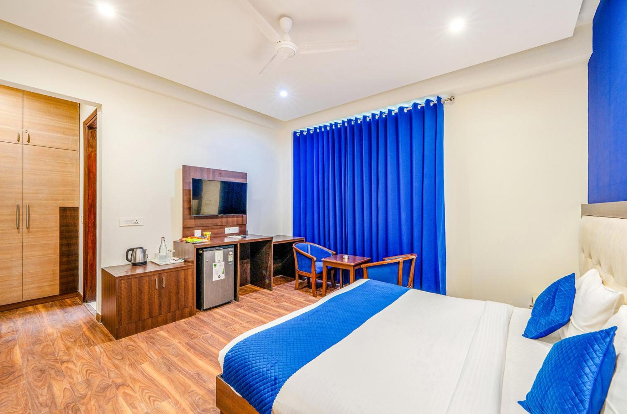 Hotel Fabhotel Oyster