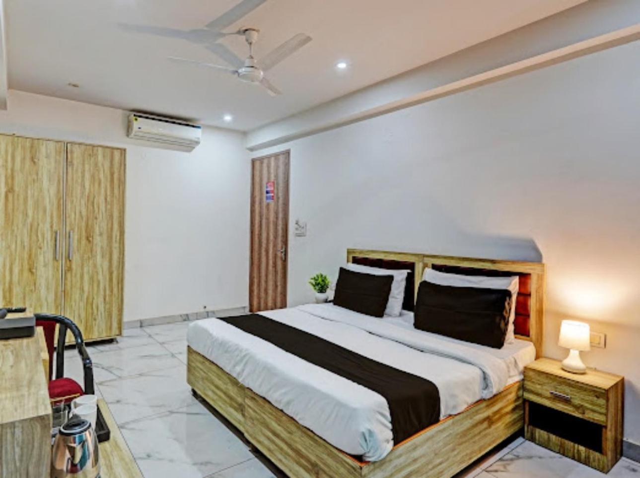 Akshay Dream Hotel