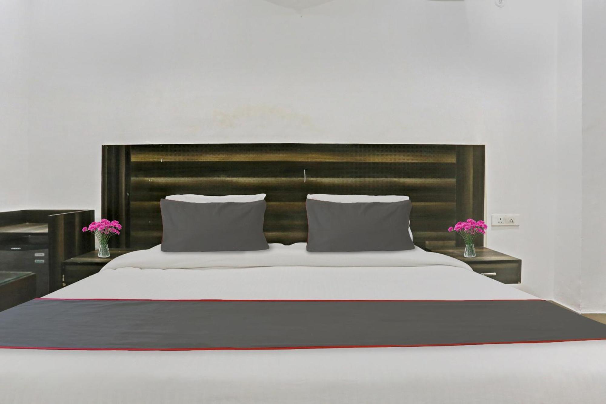 Collection O Staykr Hotel 3*