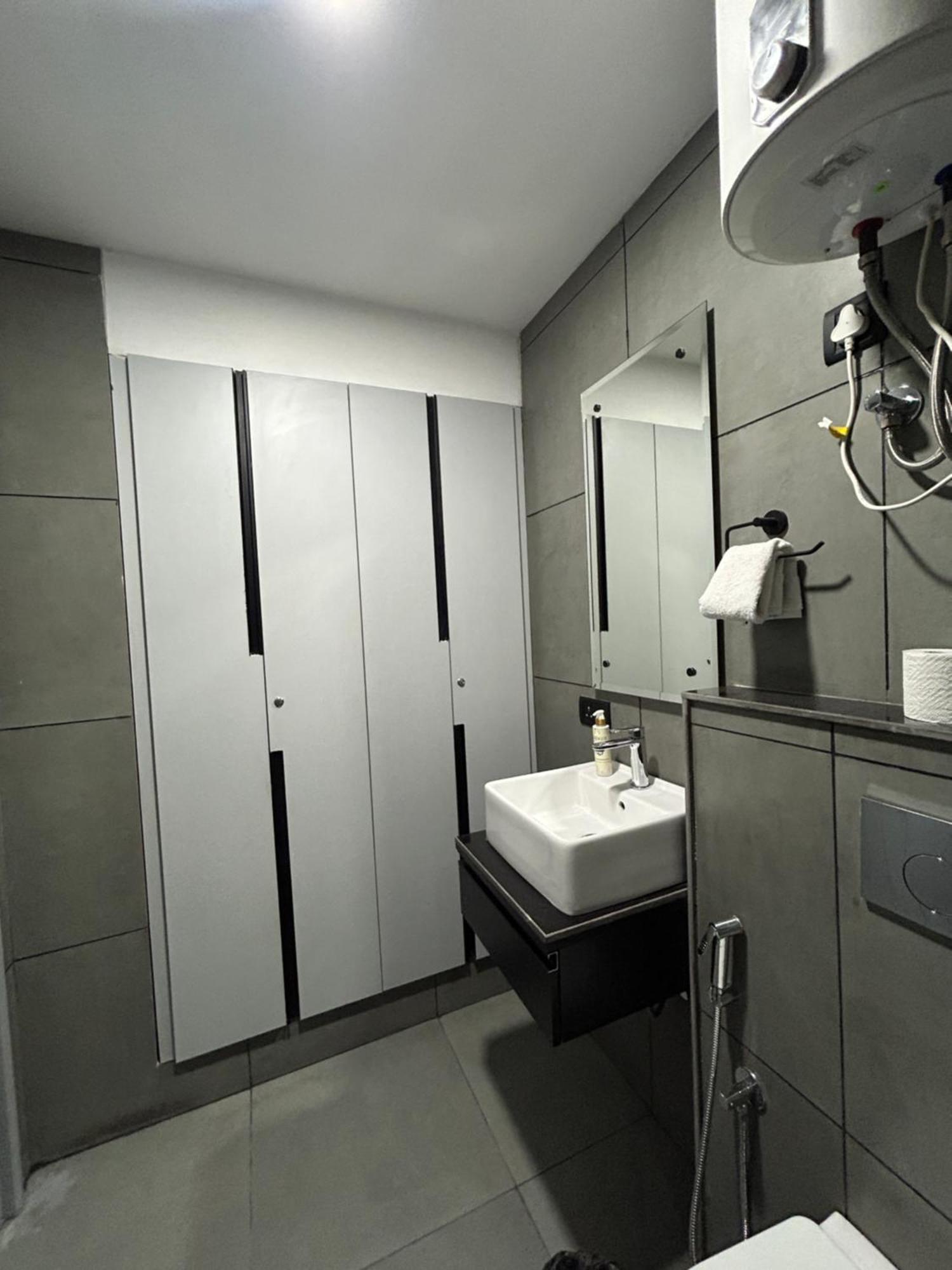 Bedchambers Serviced Apartment, Golf Course, Hotel
