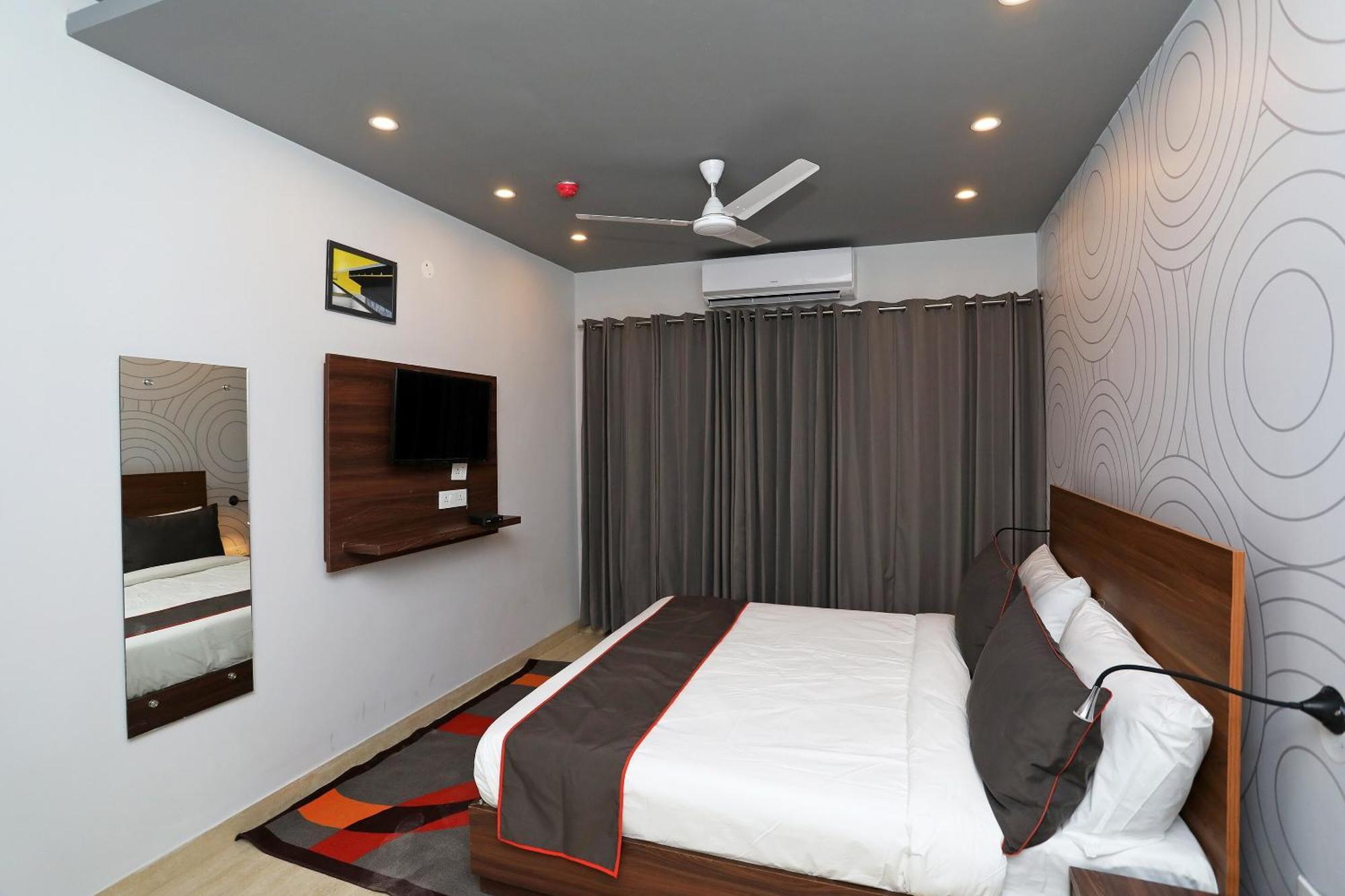 Hotel Collection O Moonlight Gurgaon