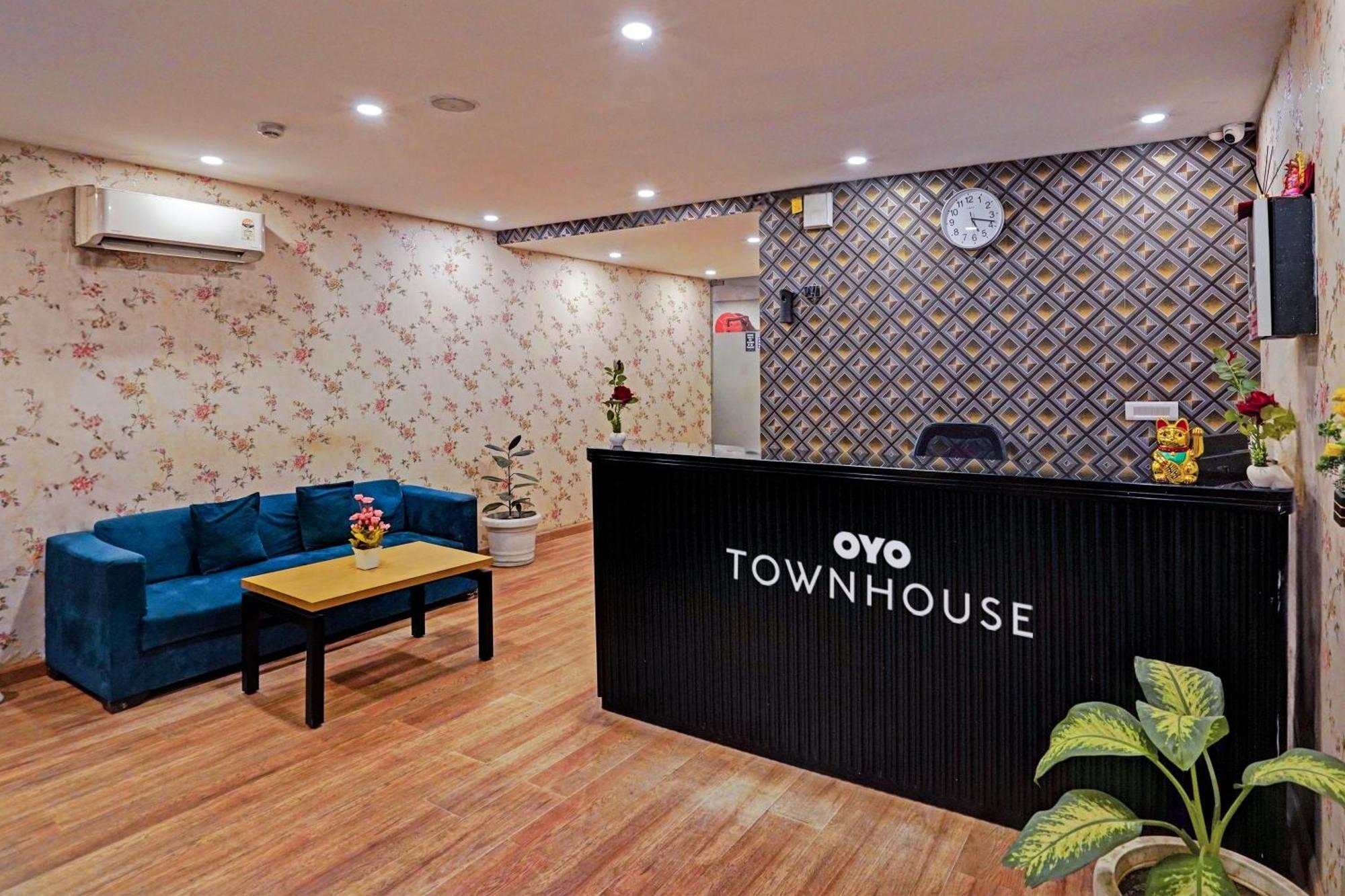 Townhouse Pantao Hotel Gurgaon