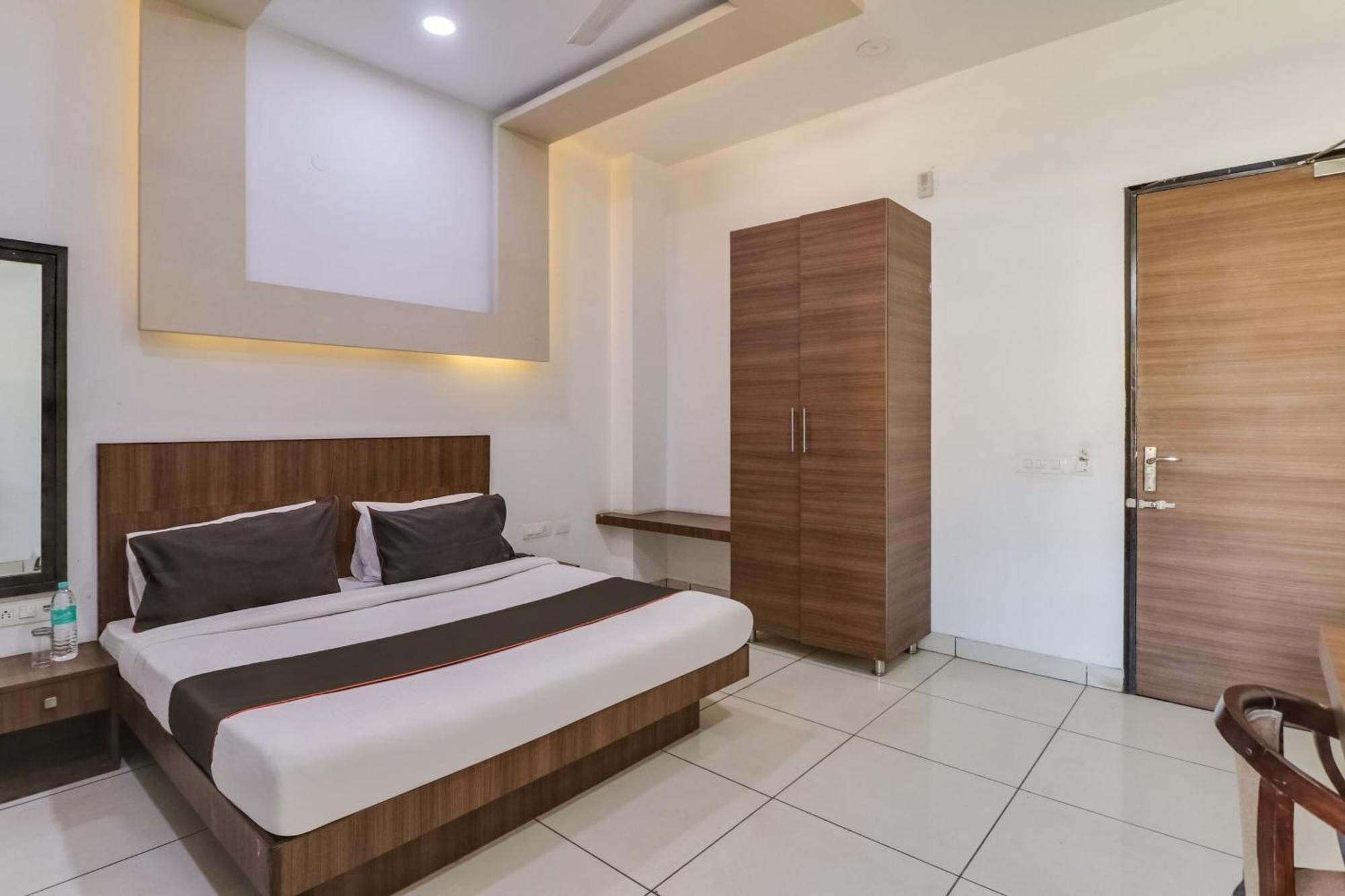 Hotel Collection O Plaza Near Inox Dreamz Gurgaon