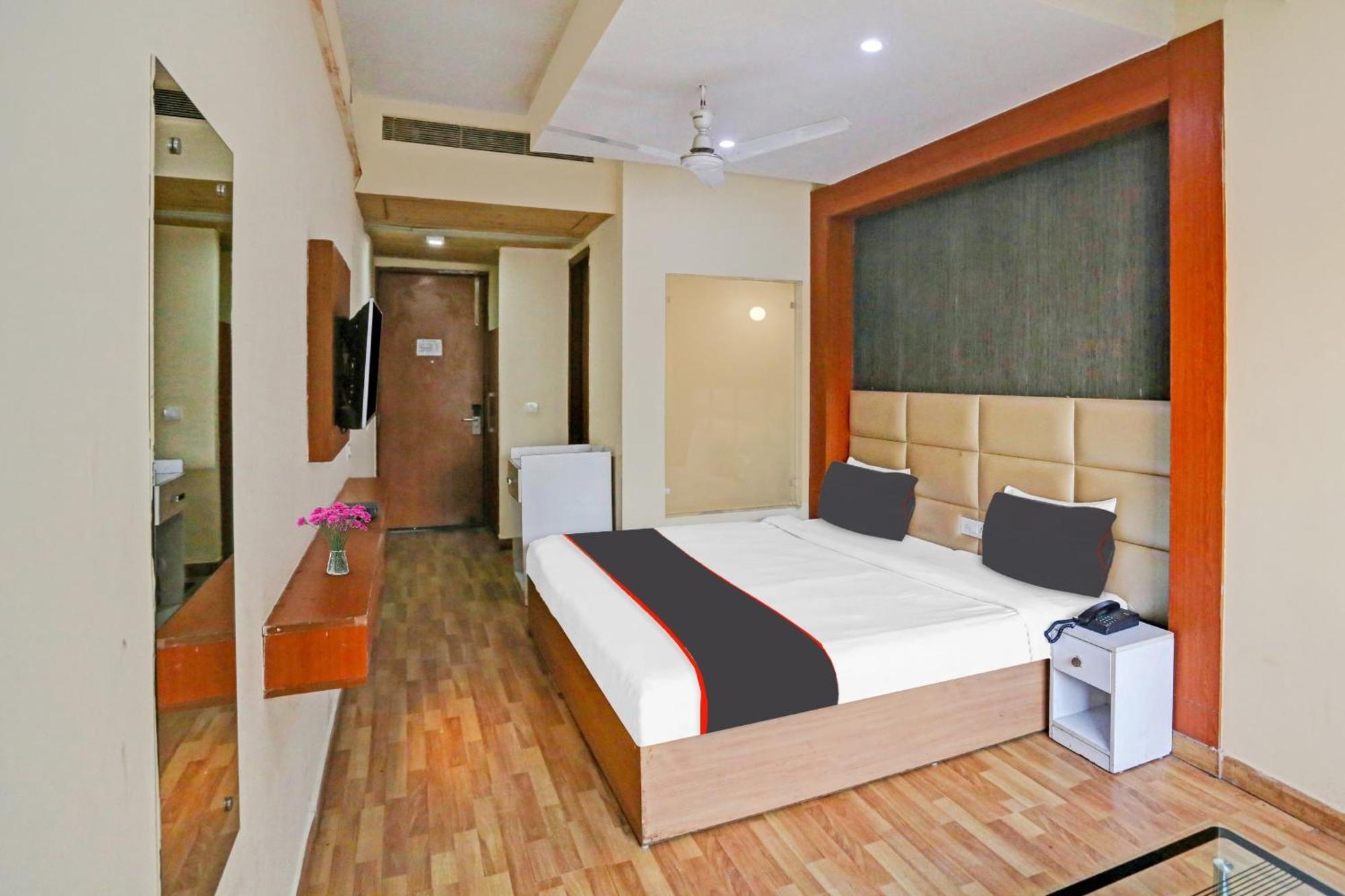 Collection O Aquarium Hotel 4*