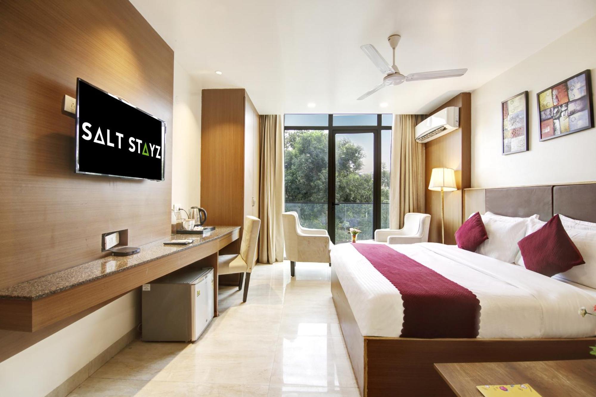 Hotel Saltstayz Select - Unitech Cyber Park 4*