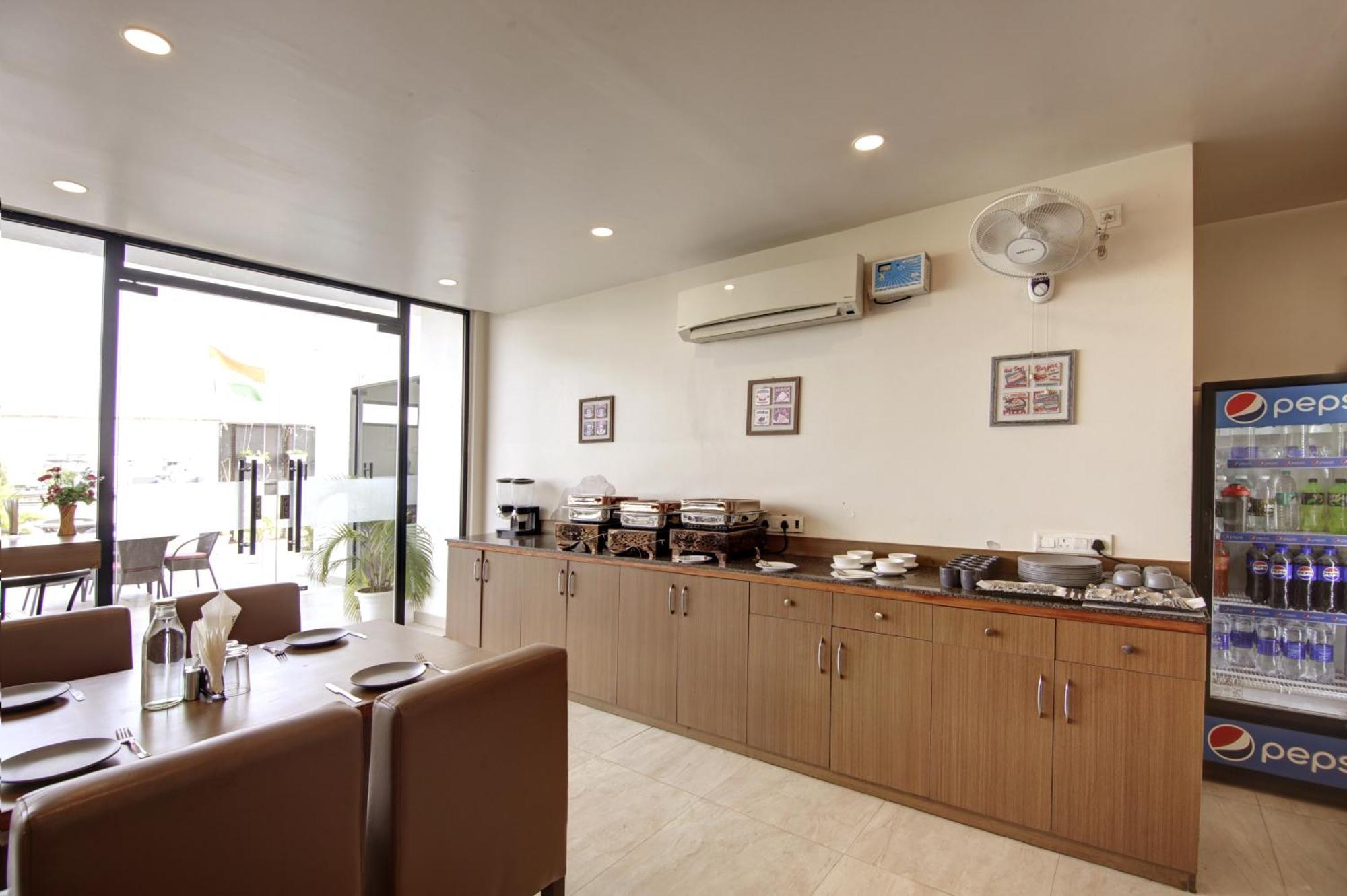 Hotel Saltstayz Select - Unitech Cyber Park Gurgaon