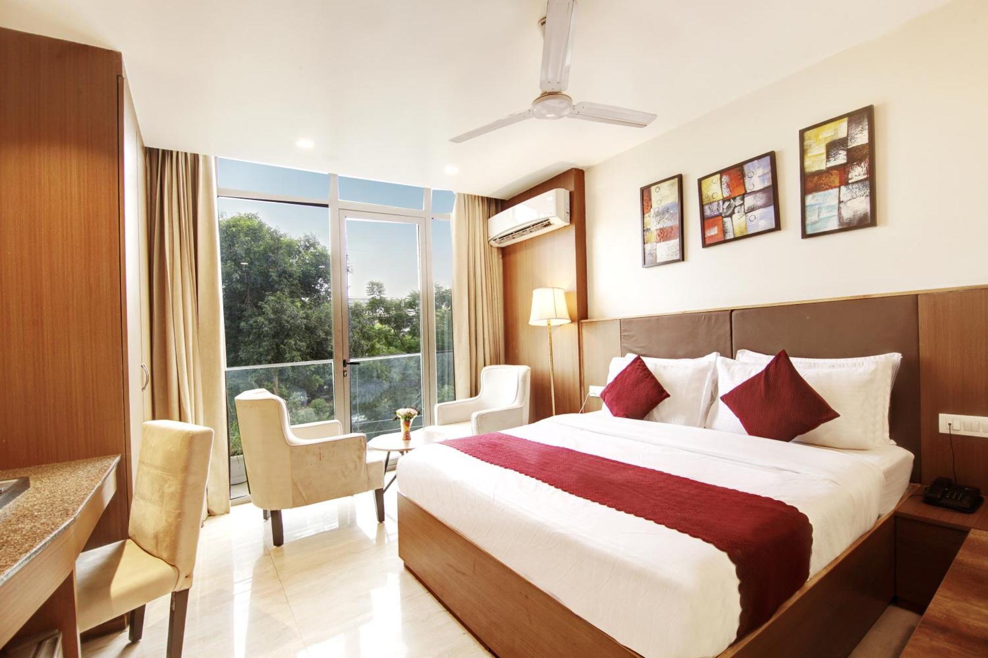 Saltstayz Select - Unitech Cyber Park 4*