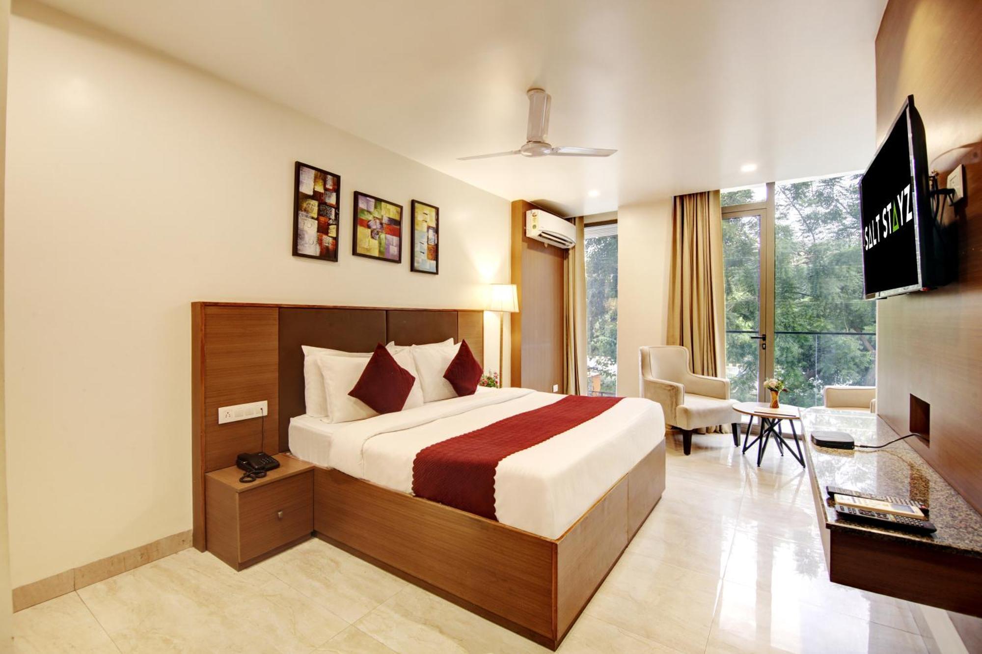 Hotel Saltstayz Select - Unitech Cyber Park 4*
