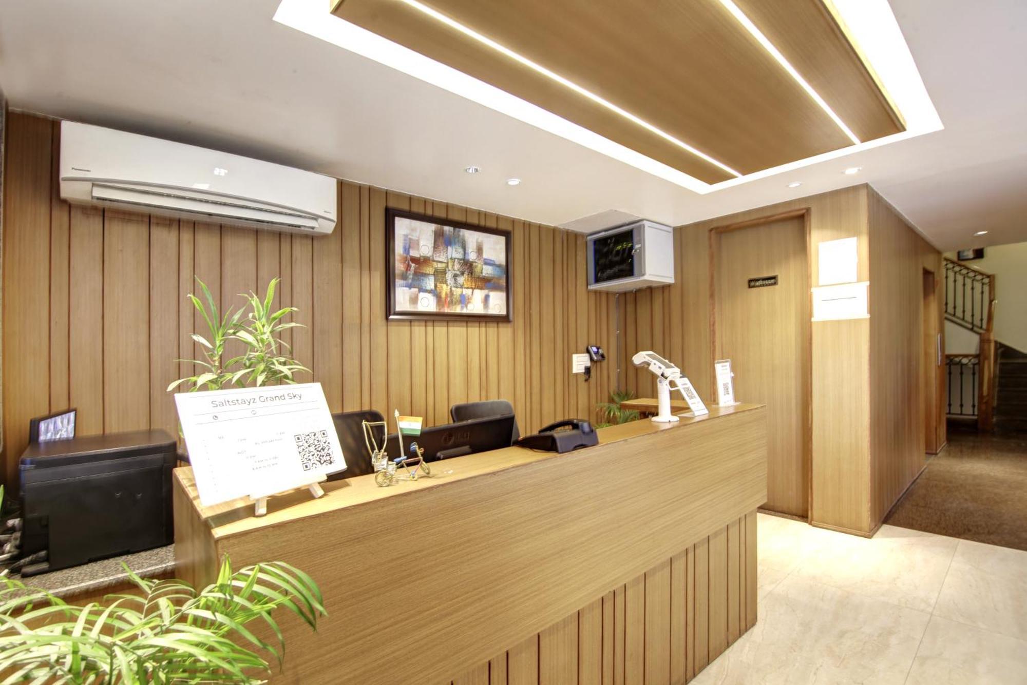 Saltstayz Select - Unitech Cyber Park Hotel 4*