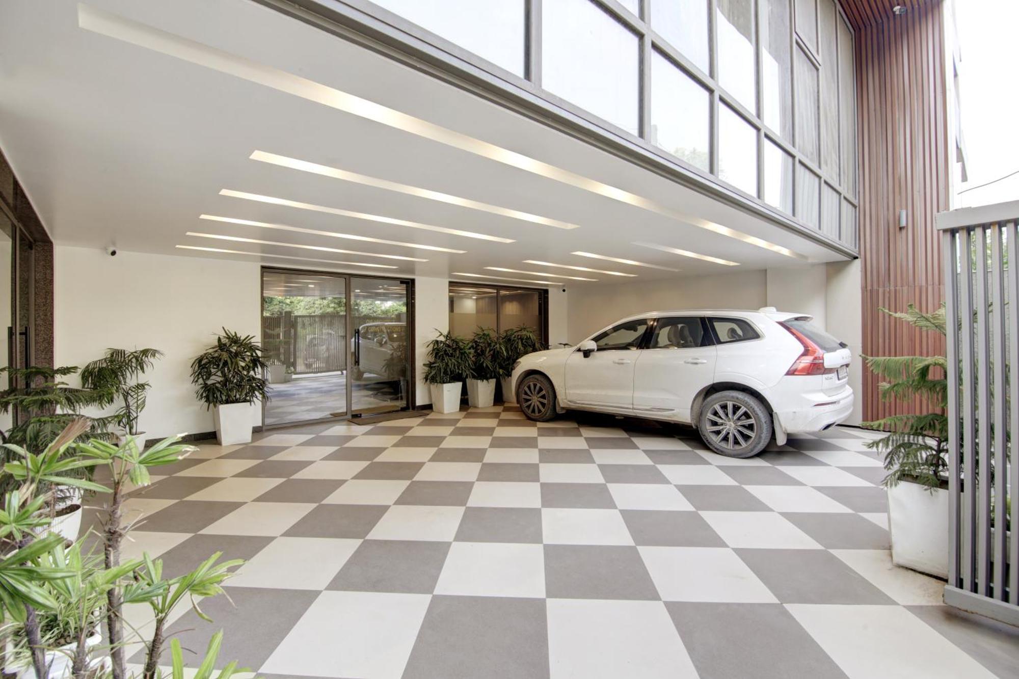 Saltstayz Select - Unitech Cyber Park Hotel
