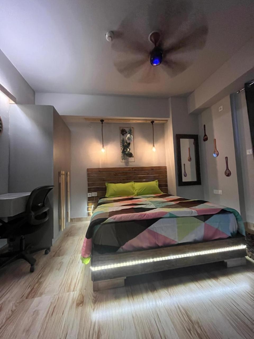 Apartment Luxury With Private Balcony By Sterling Services *