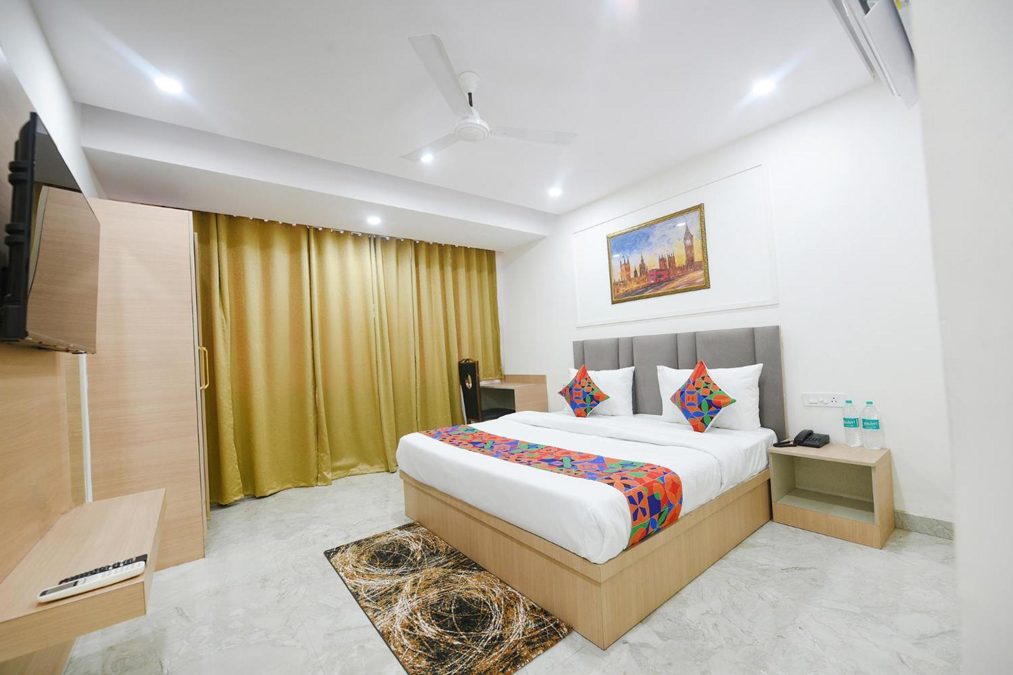 Fabhotel Prime Arjun Luxury Near Yashobhoomi Hotel *