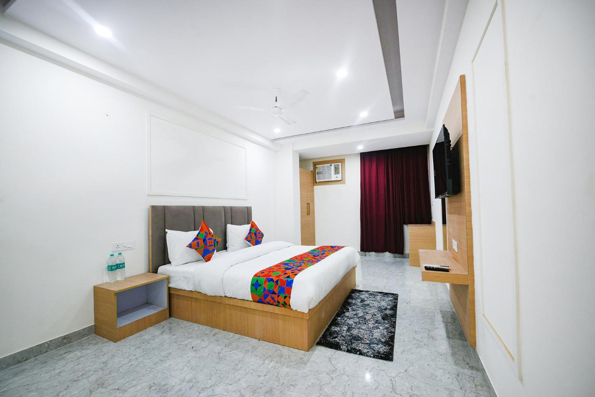 Fabhotel Prime Arjun Luxury Near Yashobhoomi * Gurgaon