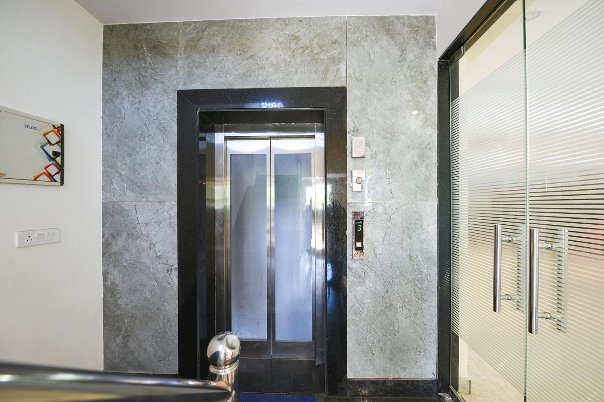 Fabhotel Prime Arjun Luxury Near Yashobhoomi * Gurgaon