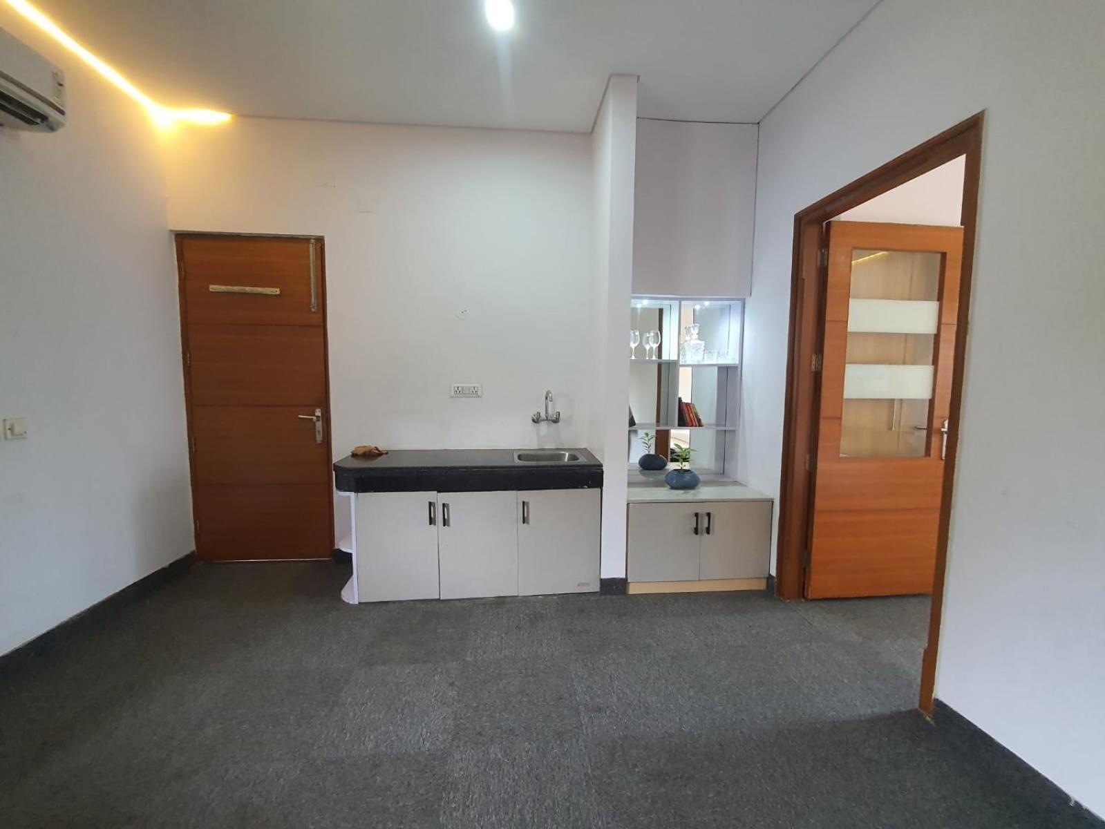 Mallenzo Dlf Phase 1 Hotel Gurgaon