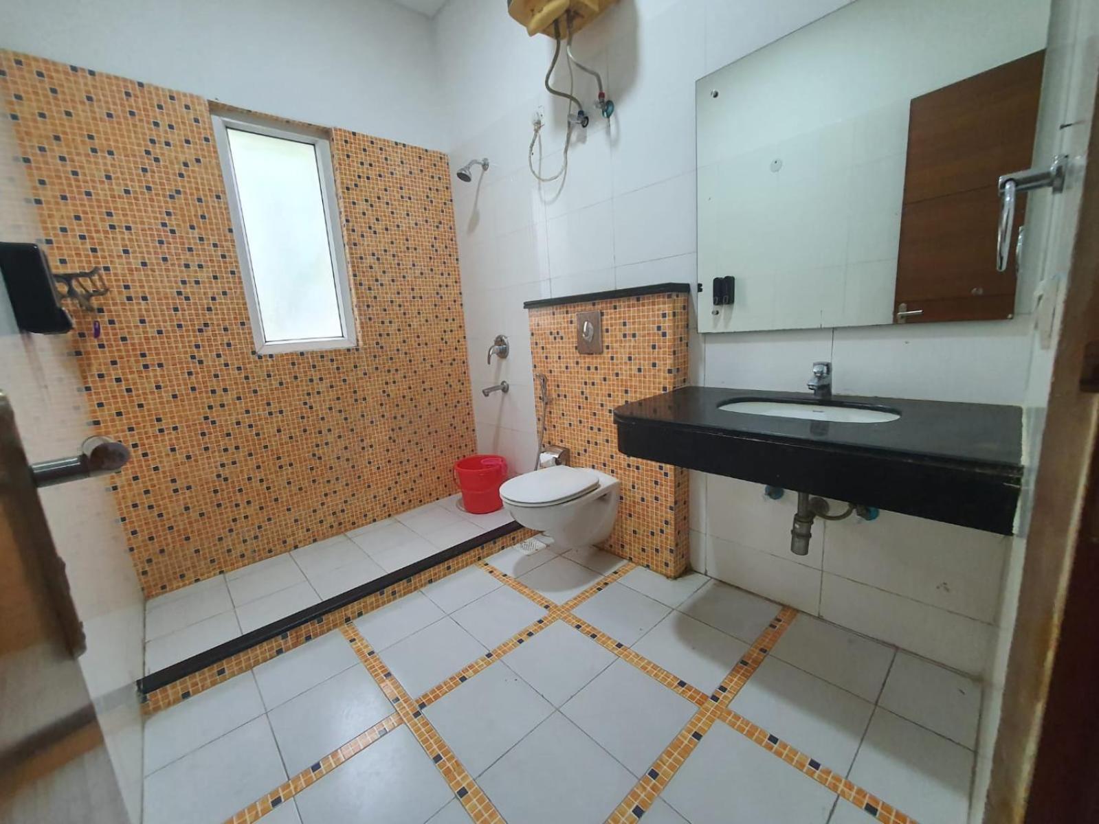 Mallenzo Dlf Phase 1 4*