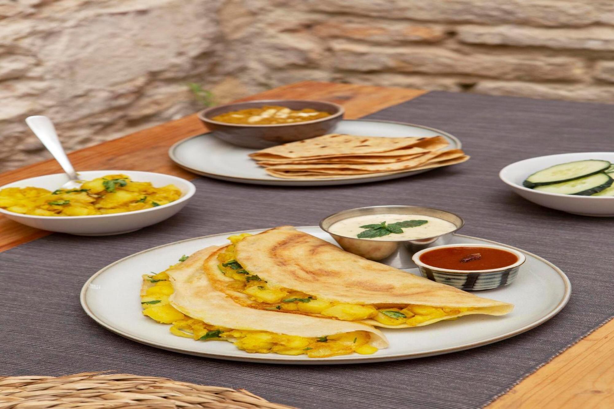 Hotel Fabhotel Prime Arjun Luxury Near Yashobhoomi Gurgaon