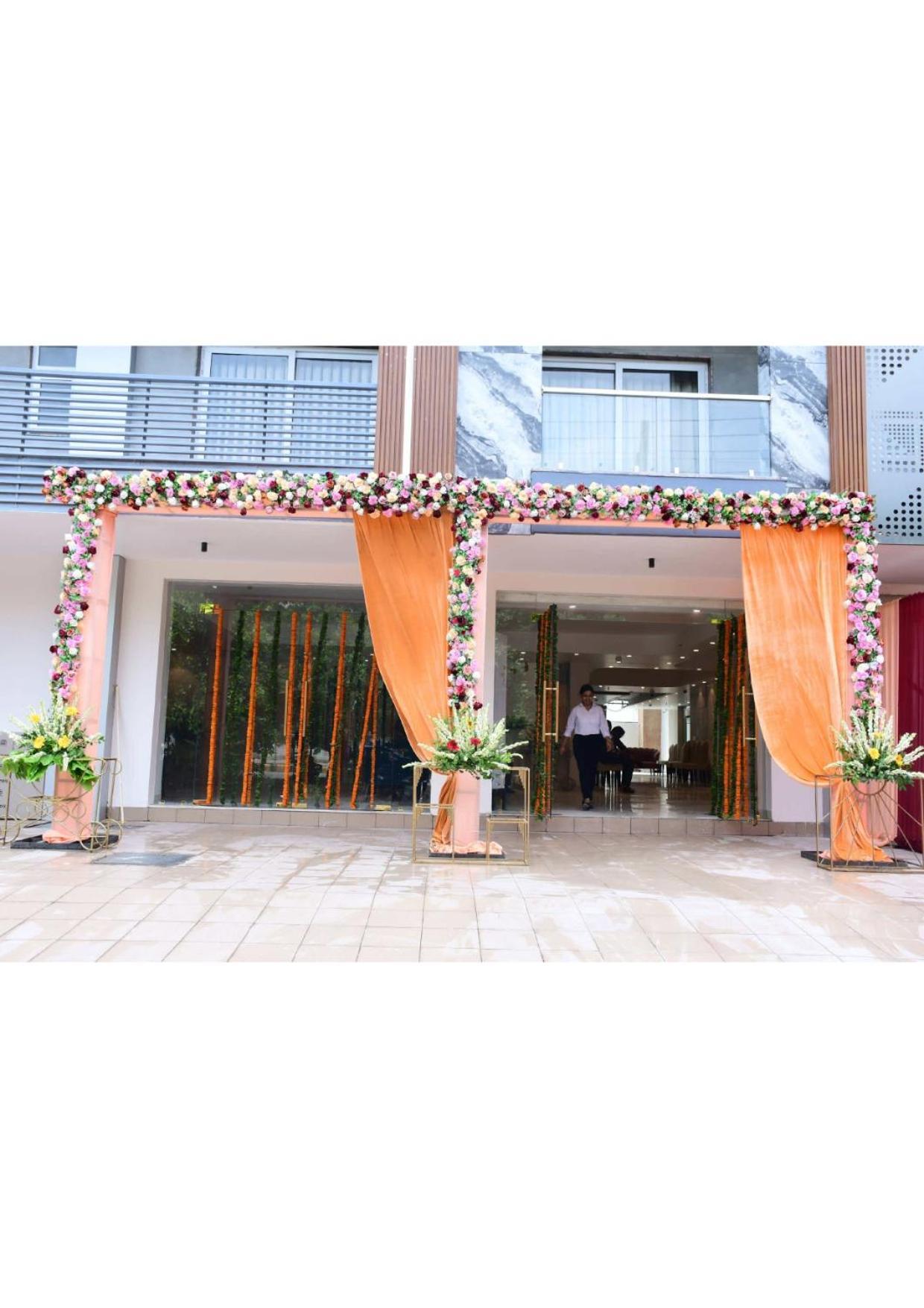 Aadat Near Artemis Hospital Gurgaon