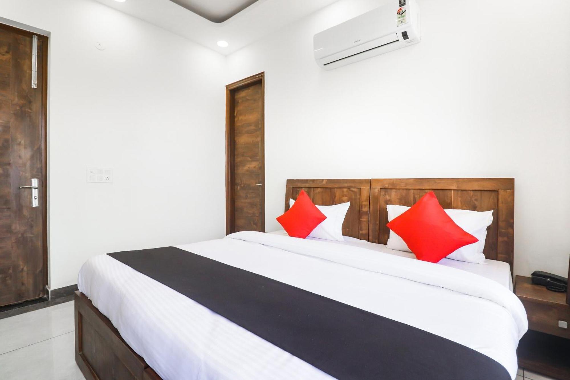 Collection O Leaf Residency 3* Gurgaon