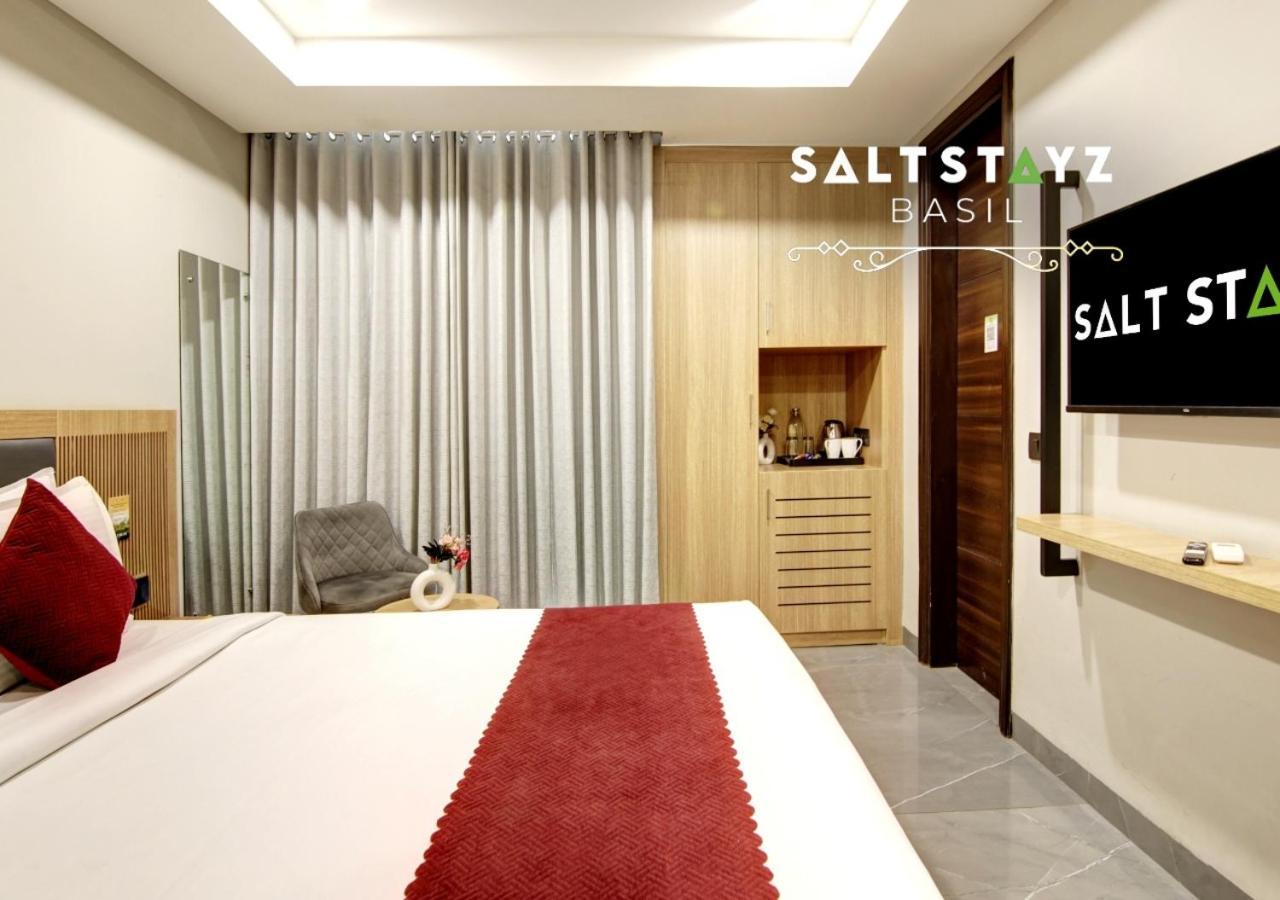 Saltstayz Basil - Near Golf Course Road & Extension Road 4*