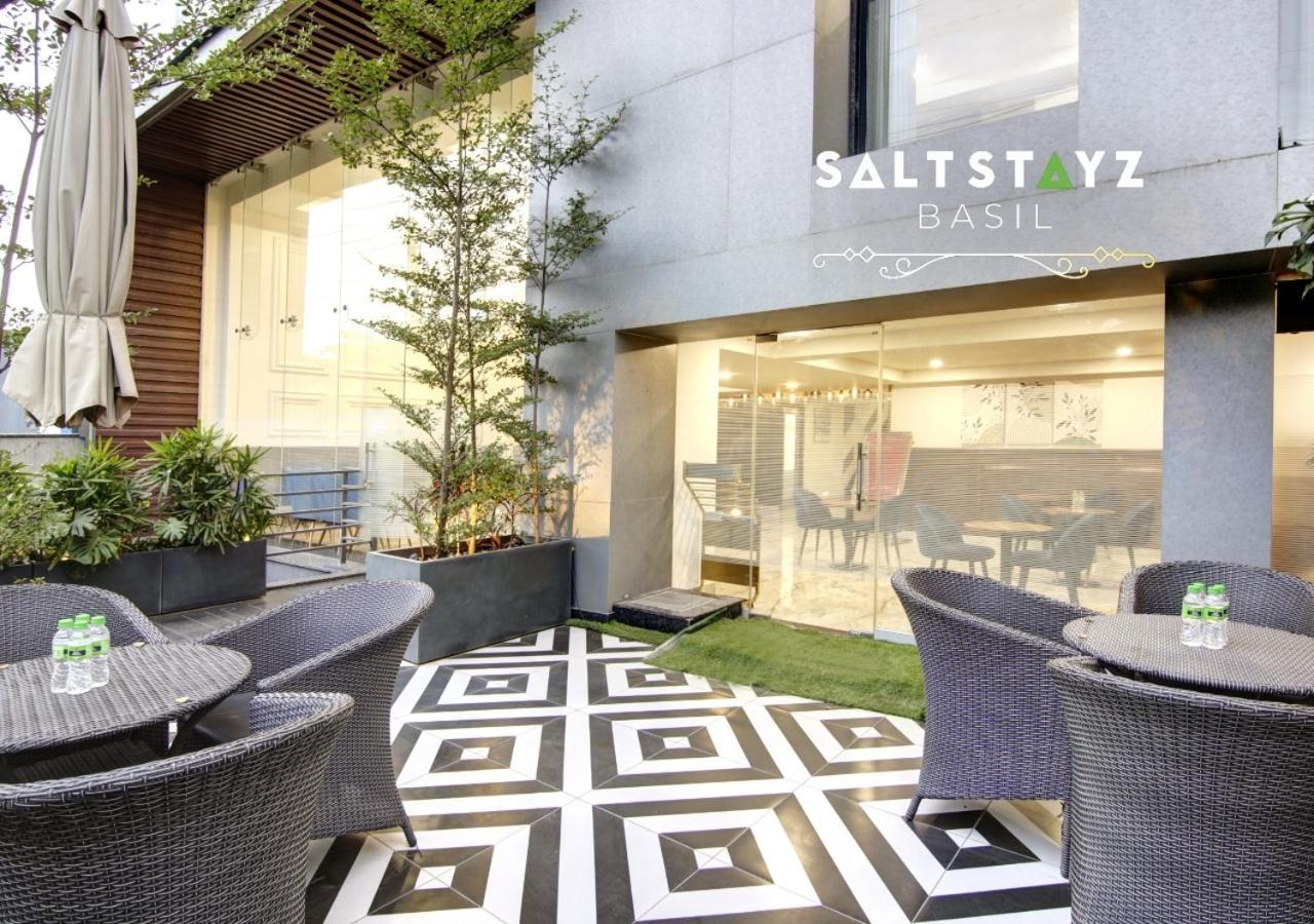 Saltstayz Basil - Near Golf Course Road & Extension Road Hotel