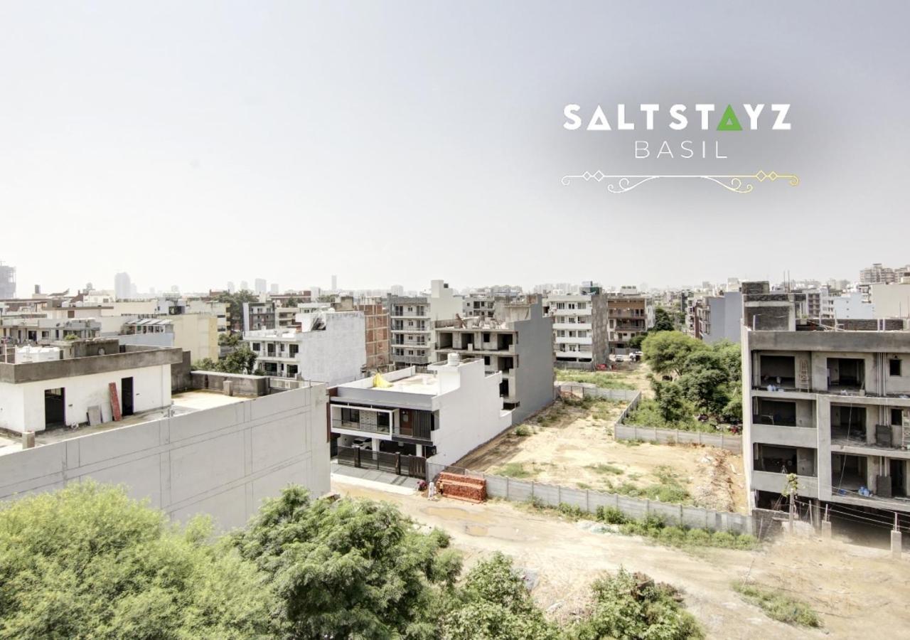 Saltstayz Basil - Near Golf Course Road & Extension Road Hotel 4*