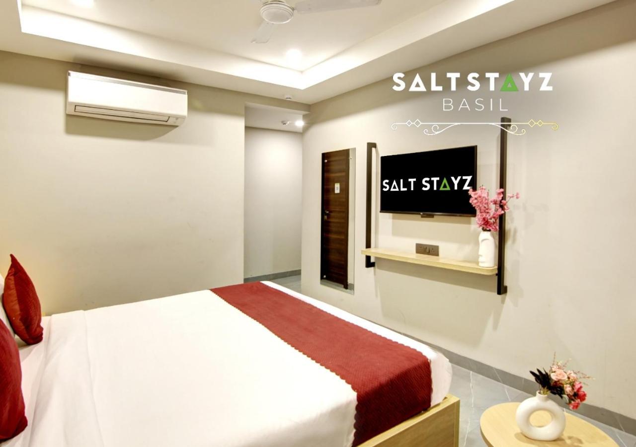 Hotel Saltstayz Basil - Near Golf Course Road & Extension Road 4*