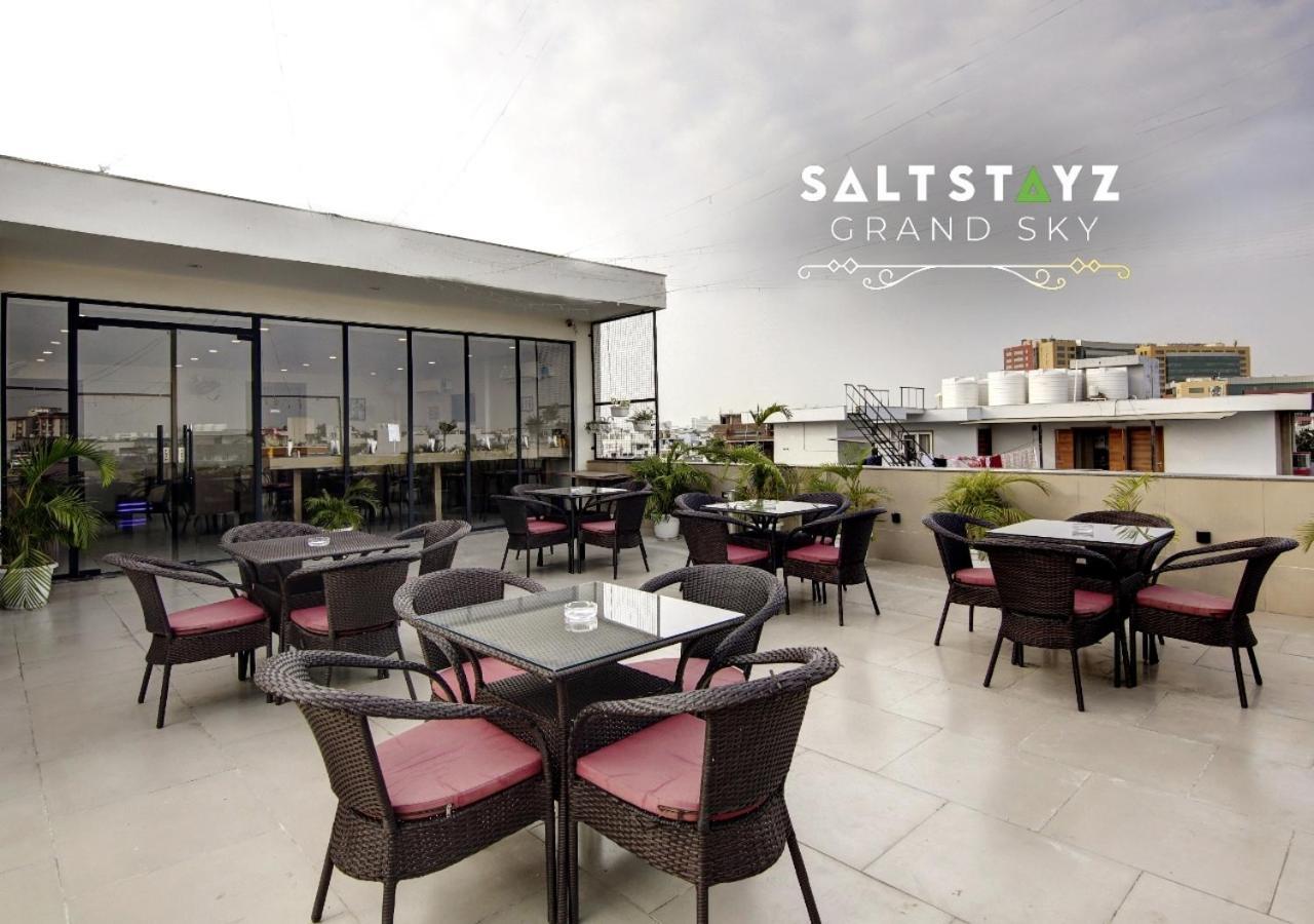 Saltstayz Select - Unitech Cyber Park 4*