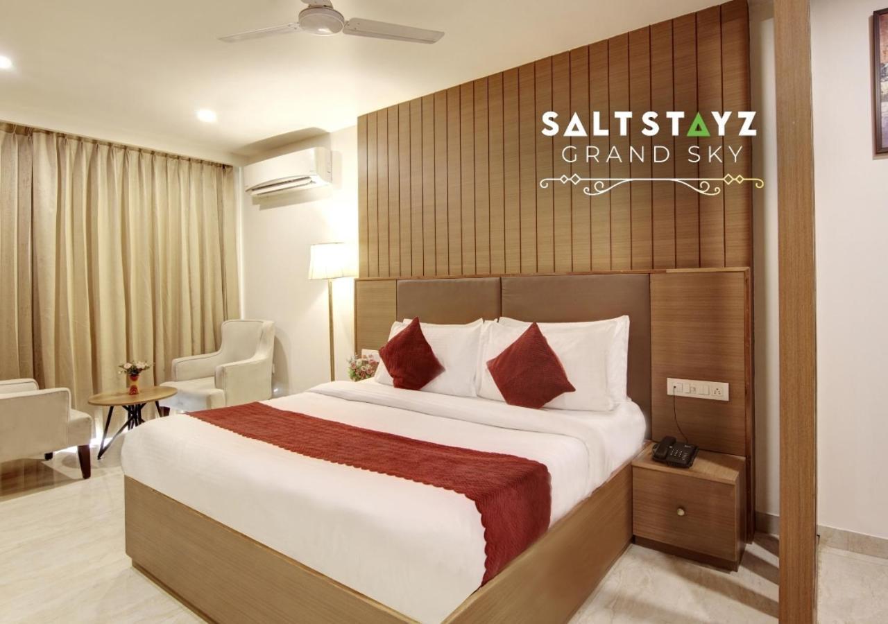 Saltstayz Select - Unitech Cyber Park 4*