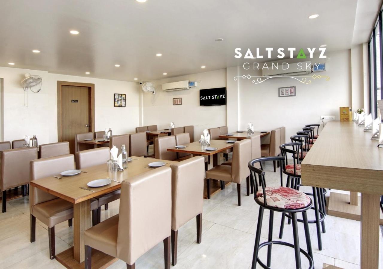Saltstayz Select - Unitech Cyber Park