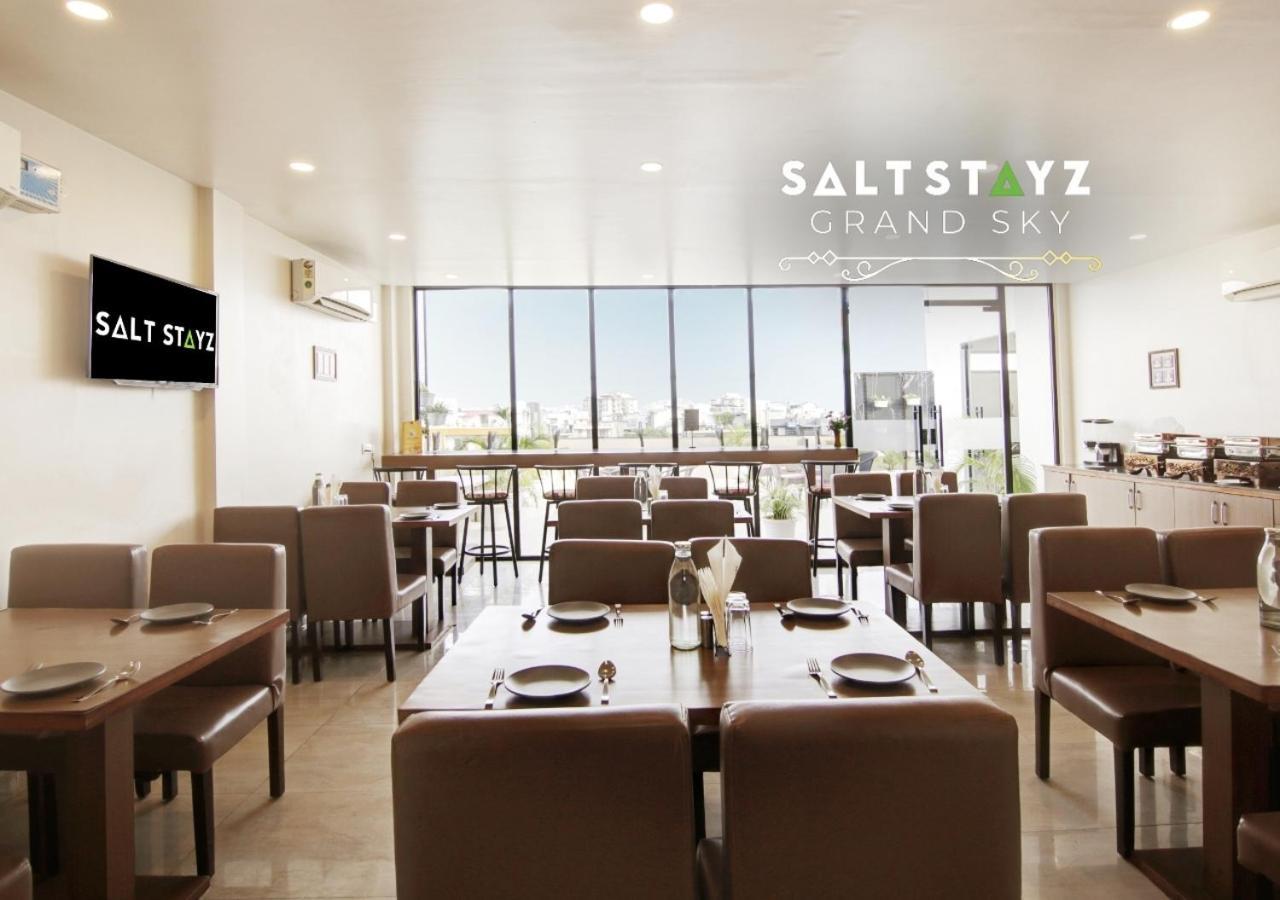 Saltstayz Select - Unitech Cyber Park Gurgaon