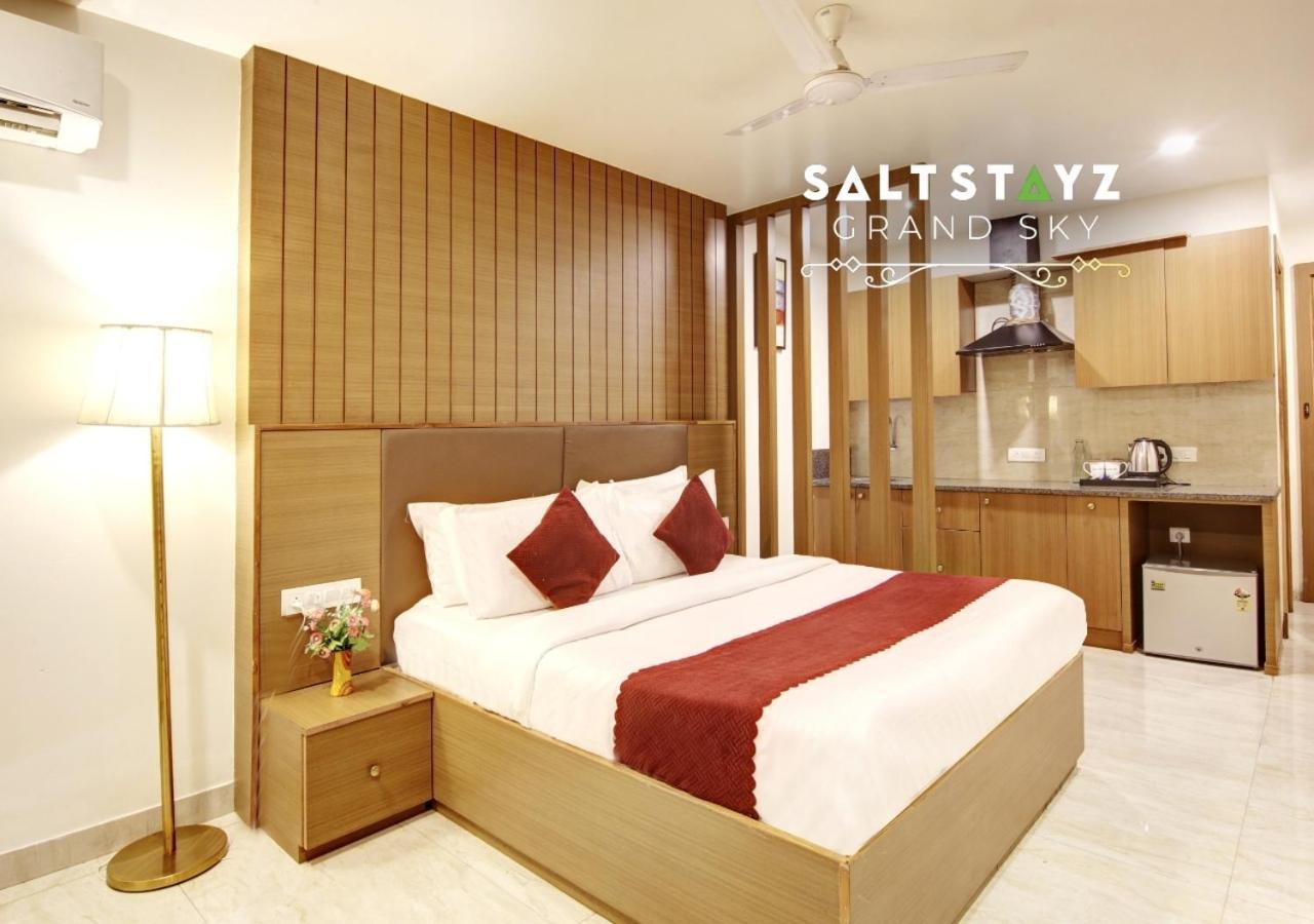 Saltstayz Select - Unitech Cyber Park